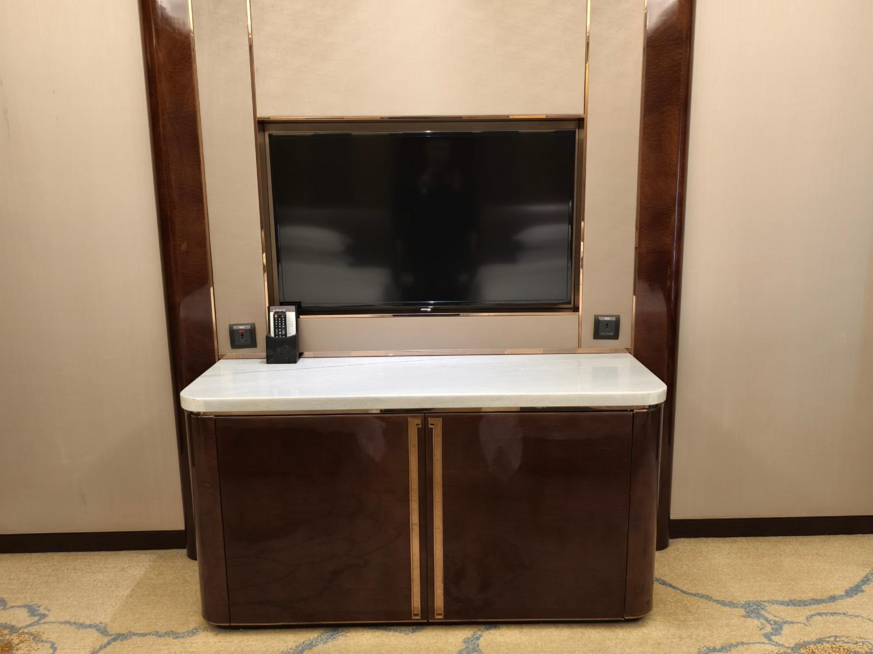 Deluxe King Room photo 2