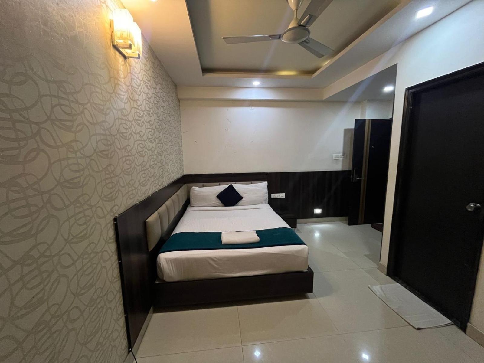 Standard Double Room - Photo 3