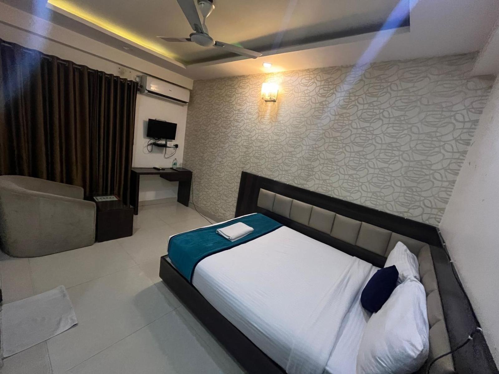Standard Double Room - Photo 4