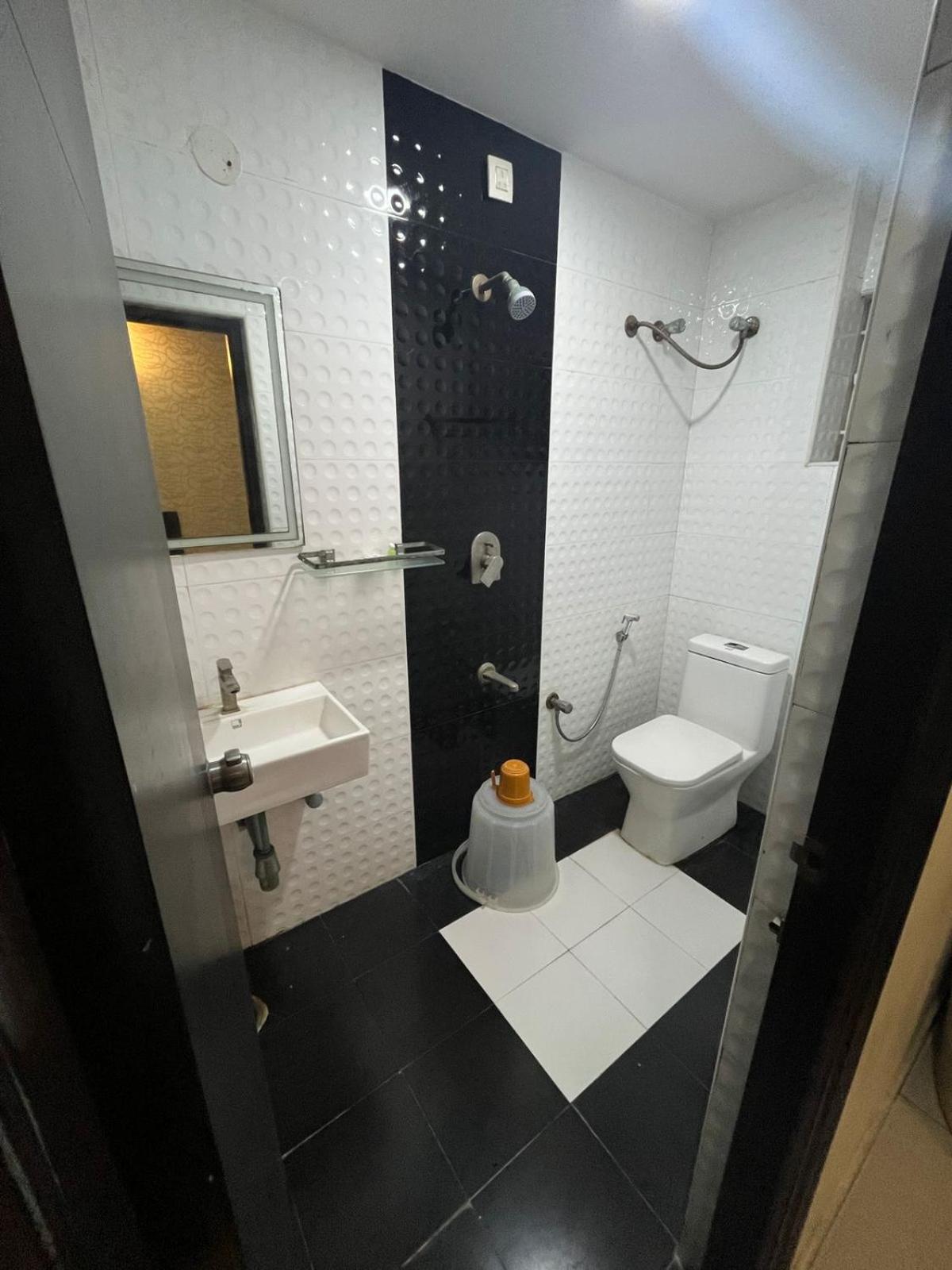 Standard Double Room - Photo 2