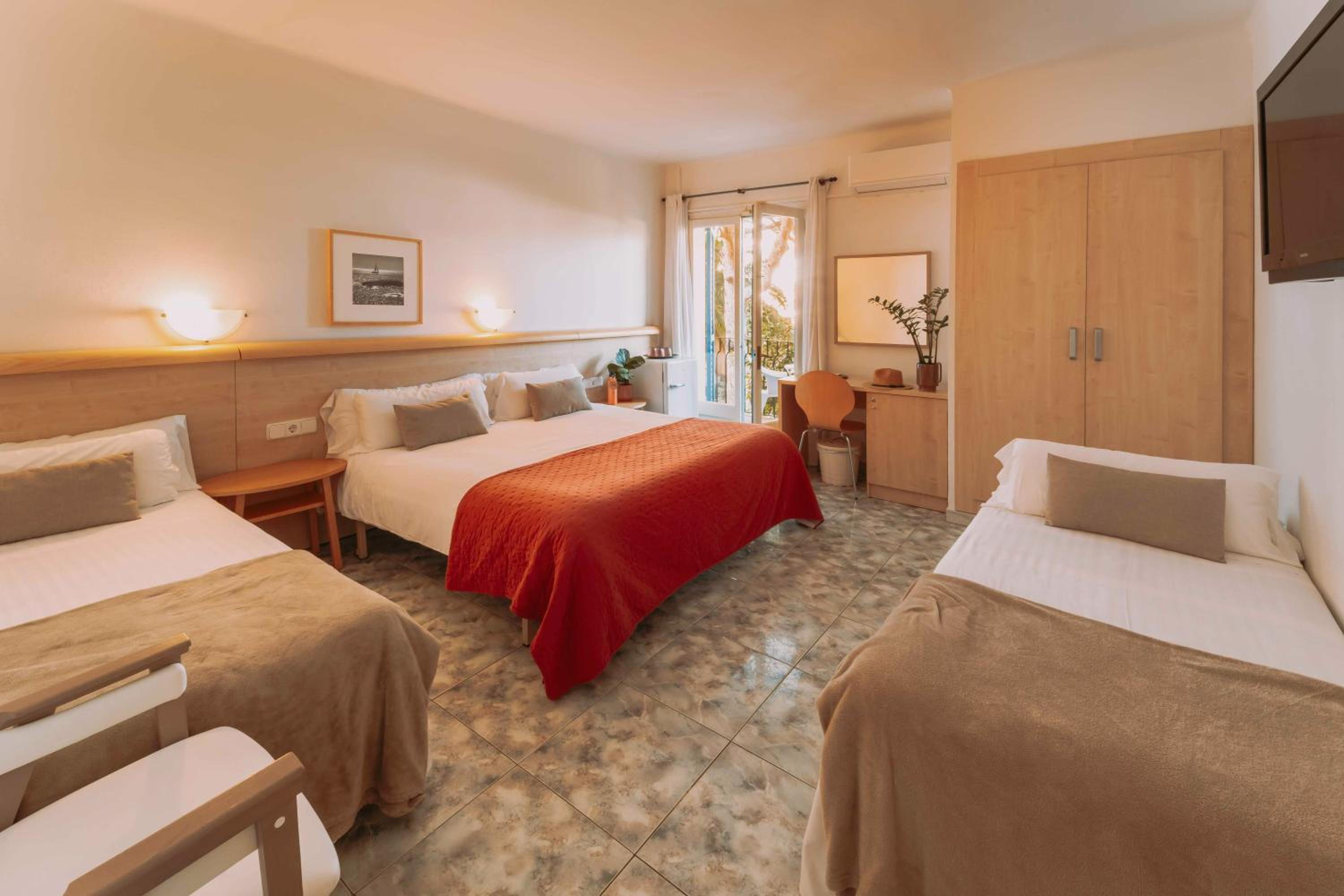 Habitación Cuádruple con Balcón
