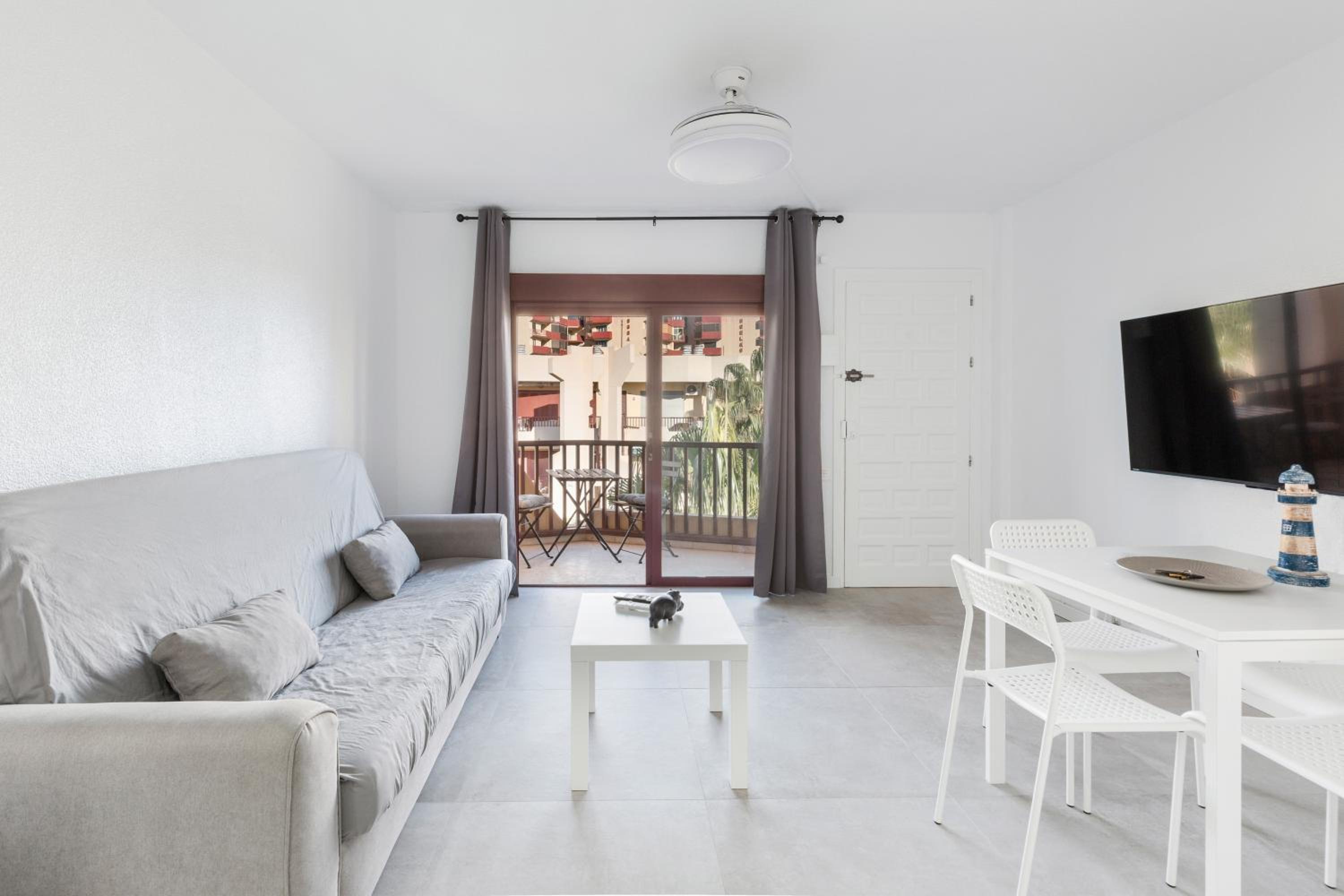 Apartamento de un dormitorio superior con balcón
