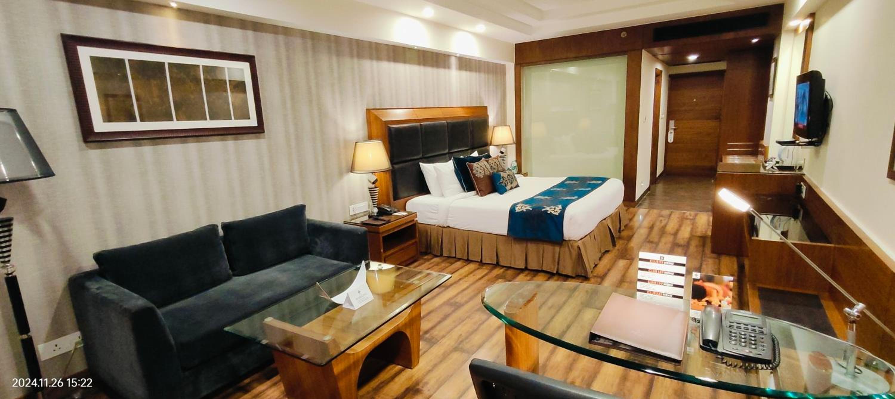 Executive Room - Photo 9