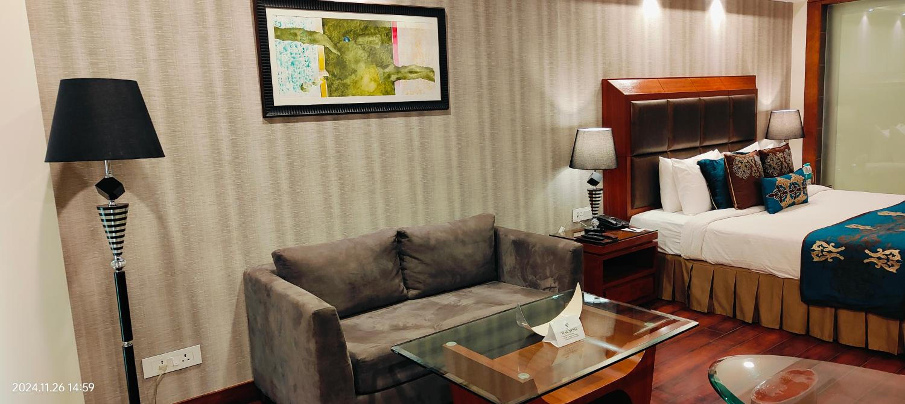 Executive Room - Photo 8