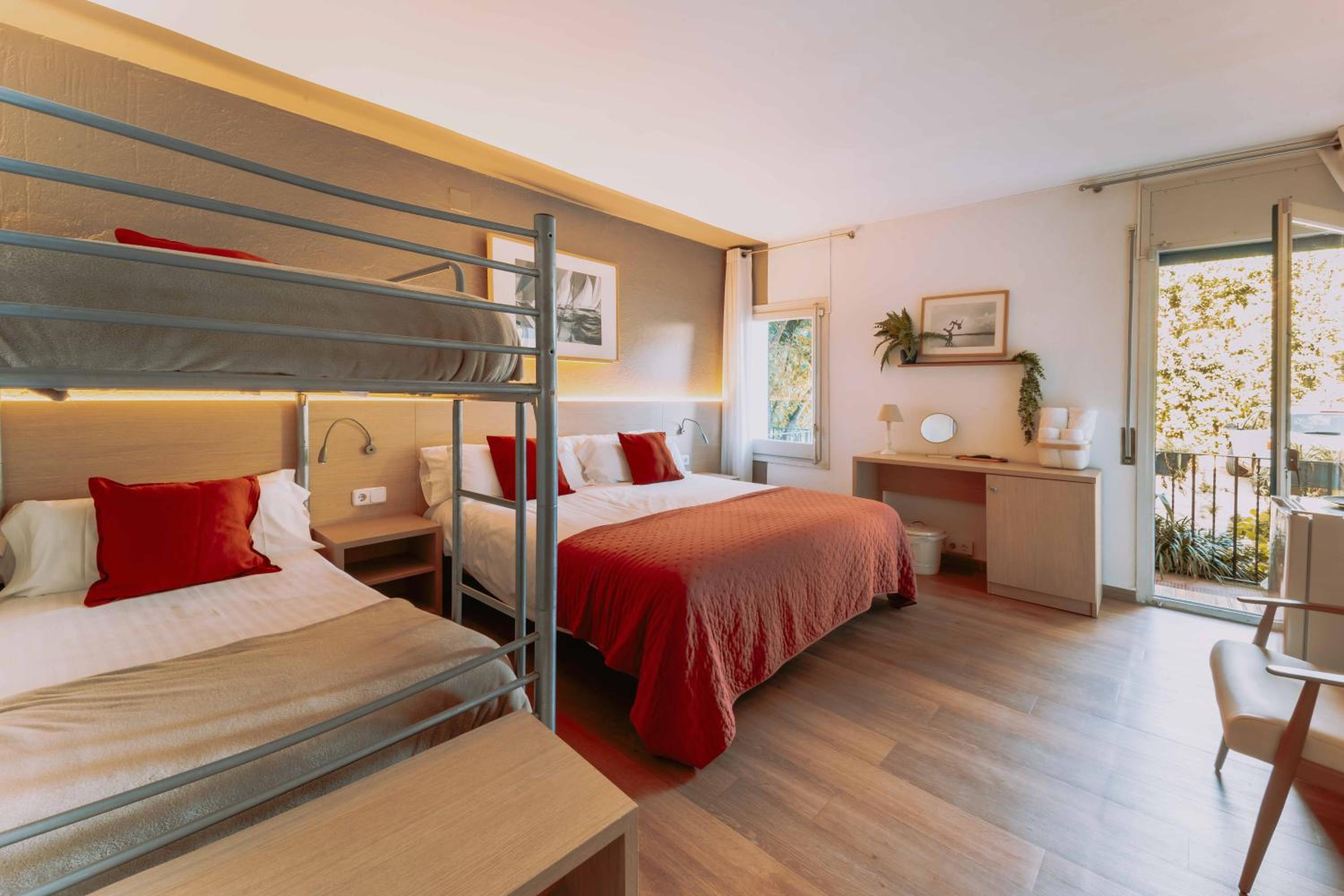 Suite Familiar de Dos Habitaciones con Terraza