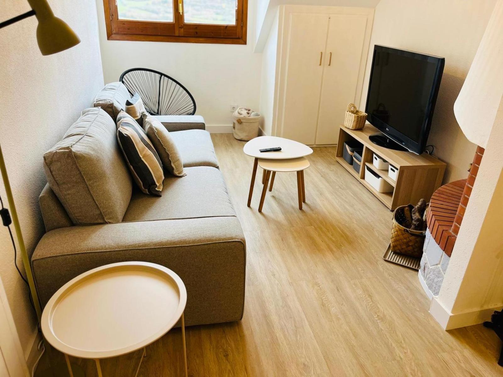 Apartamento de Dos Habitaciones con Vista a la Montaña