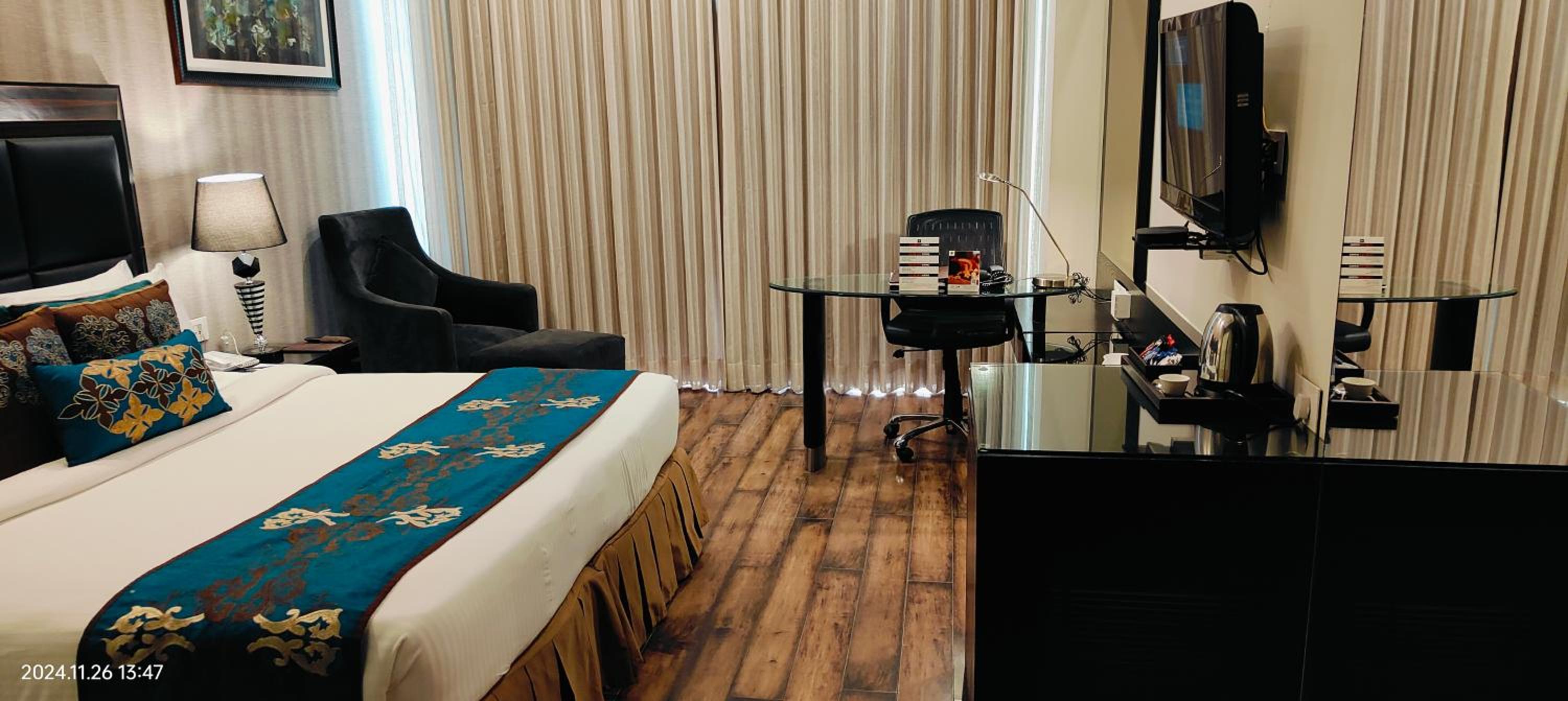Deluxe Room - Photo 2