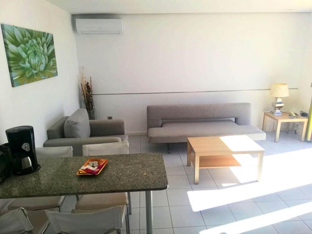 Premium One bedroom apartment with balcony, sea view and Air Conditioning - Photo 9