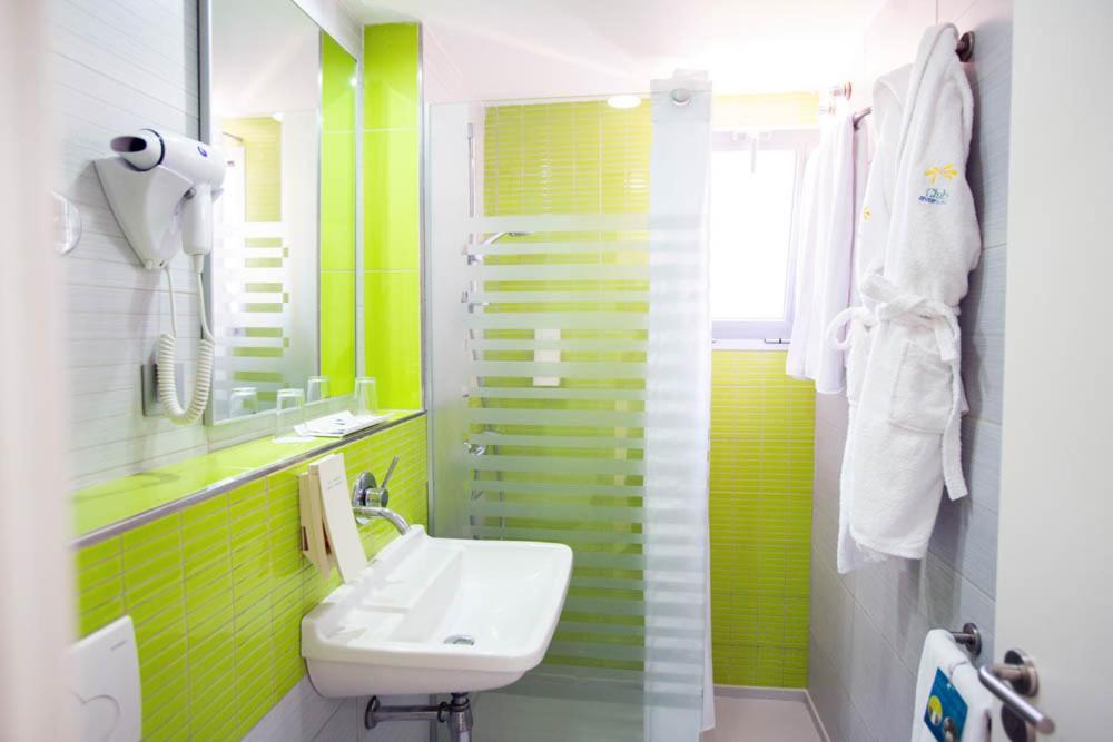 Premium One bedroom apartment with balcony, sea view and Air Conditioning - Photo 12
