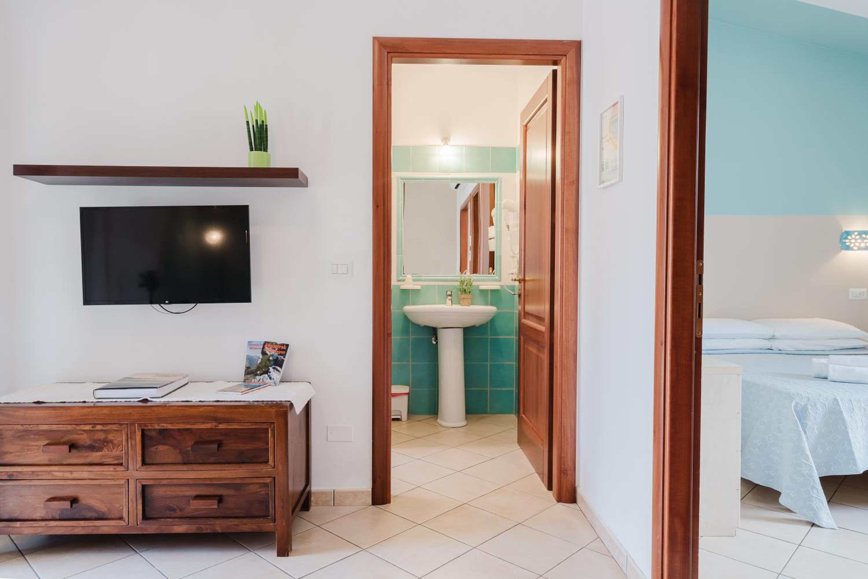 Superior One-Bedroom Apartment and Private Terrace photo 3