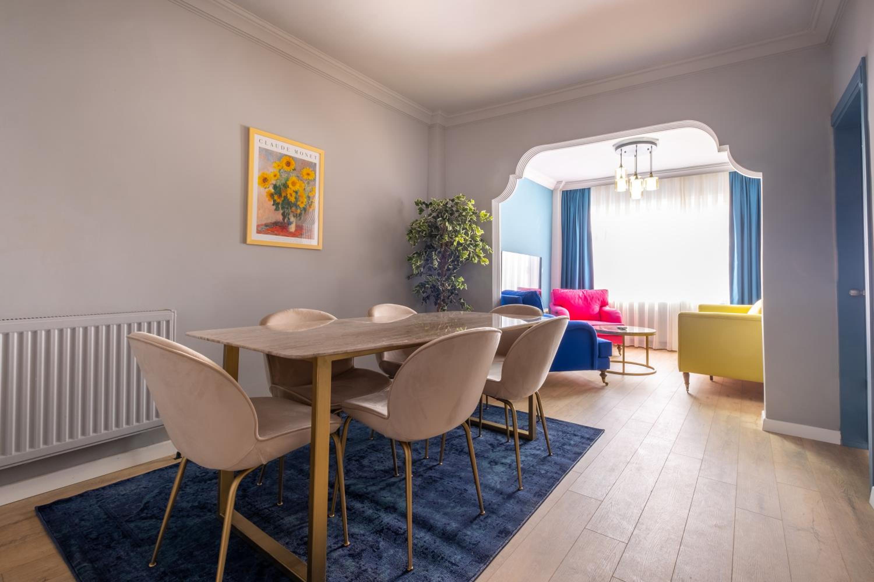 Three-Bedroom Deluxe Apartment photo 2