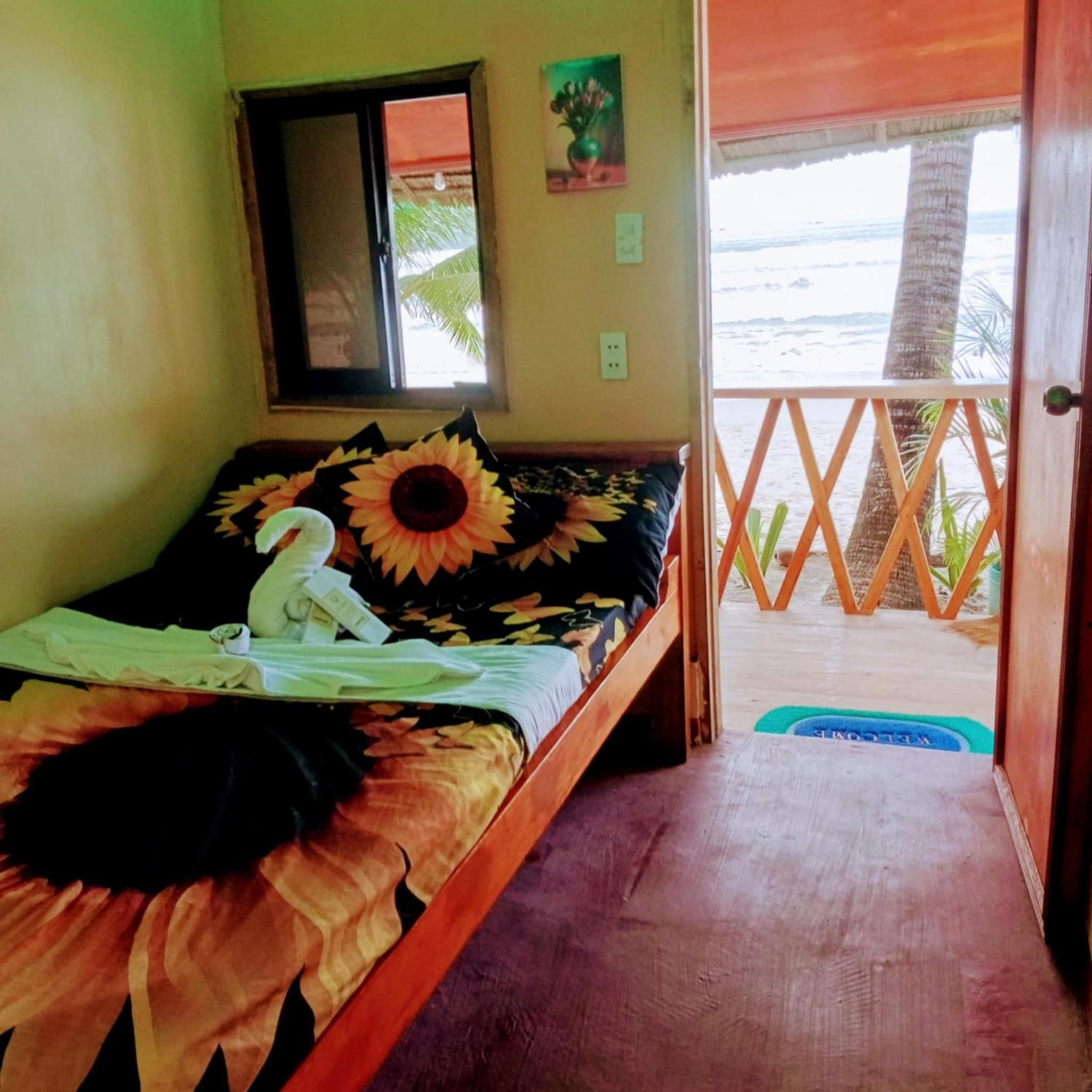 Deluxe Double Room with Balcony and Sea View photo 3