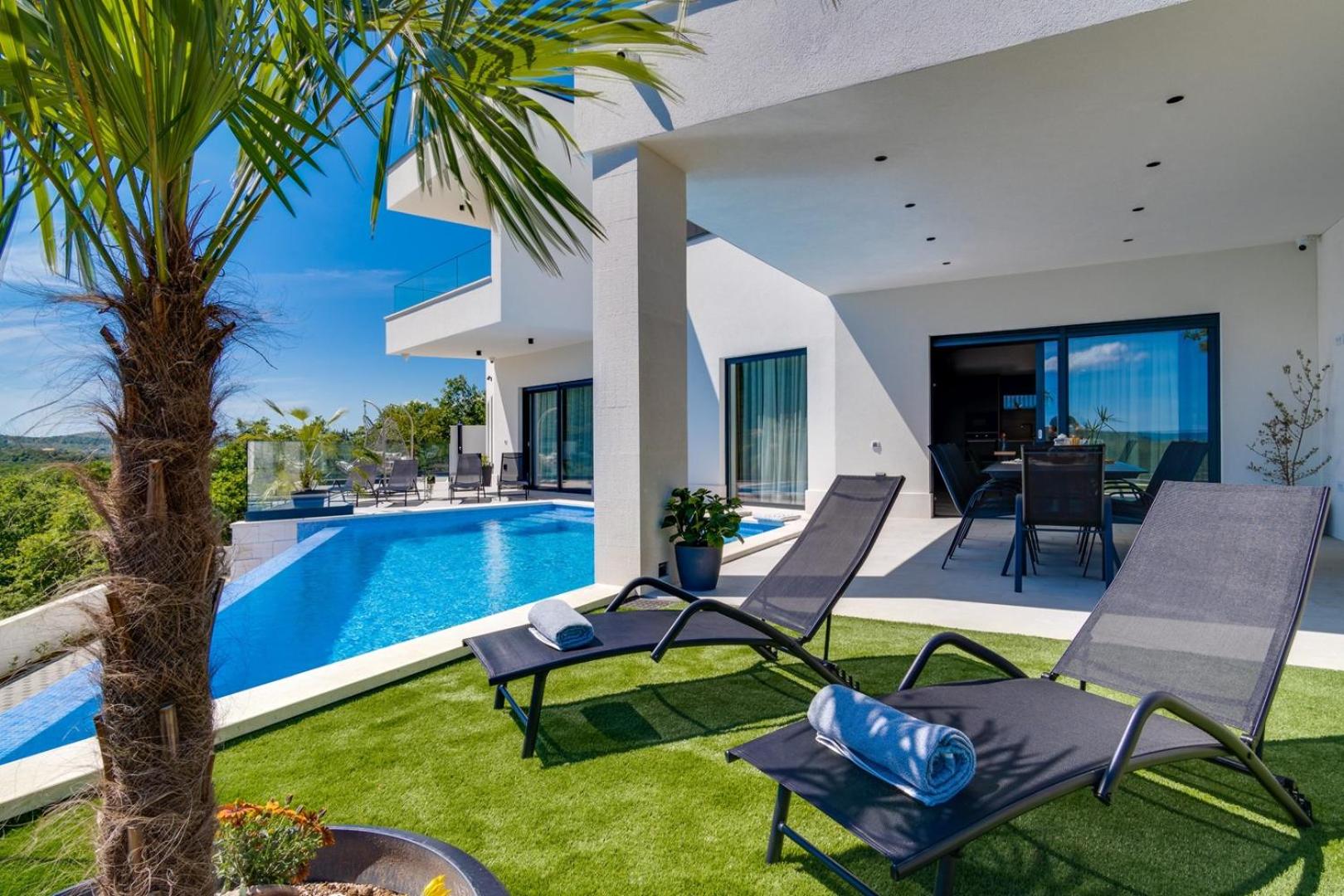 Villa photo 3