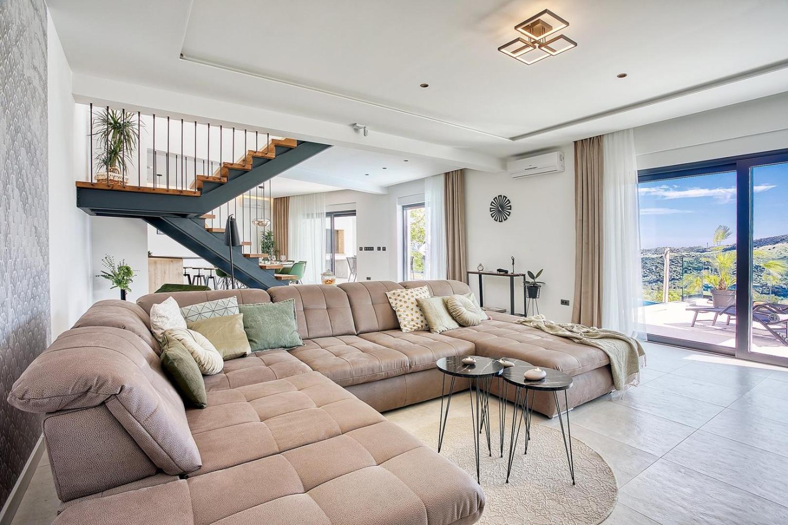 Villa photo 1