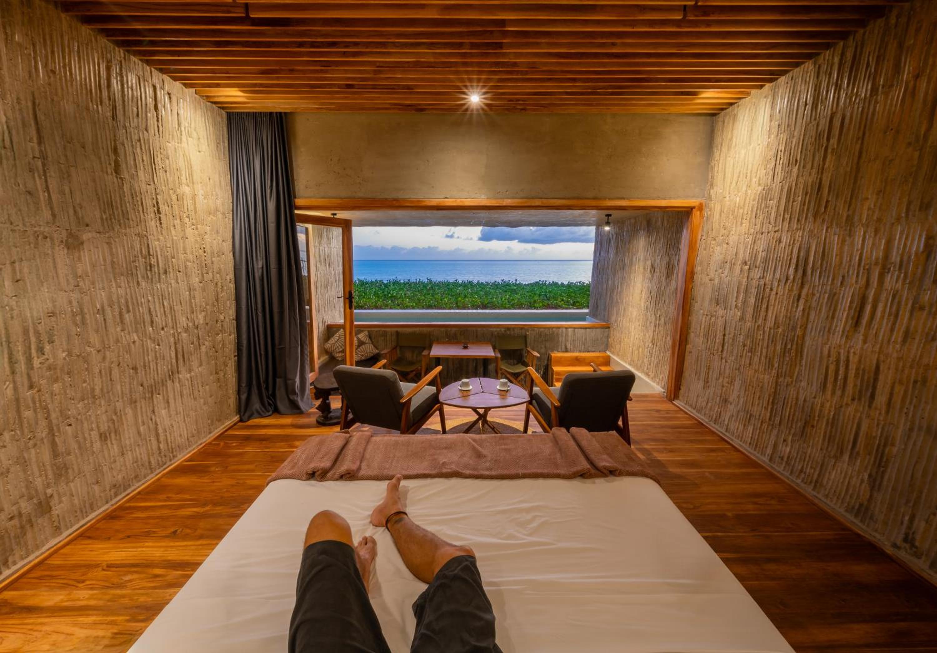 Deluxe Suite with Sea View - Photo 1