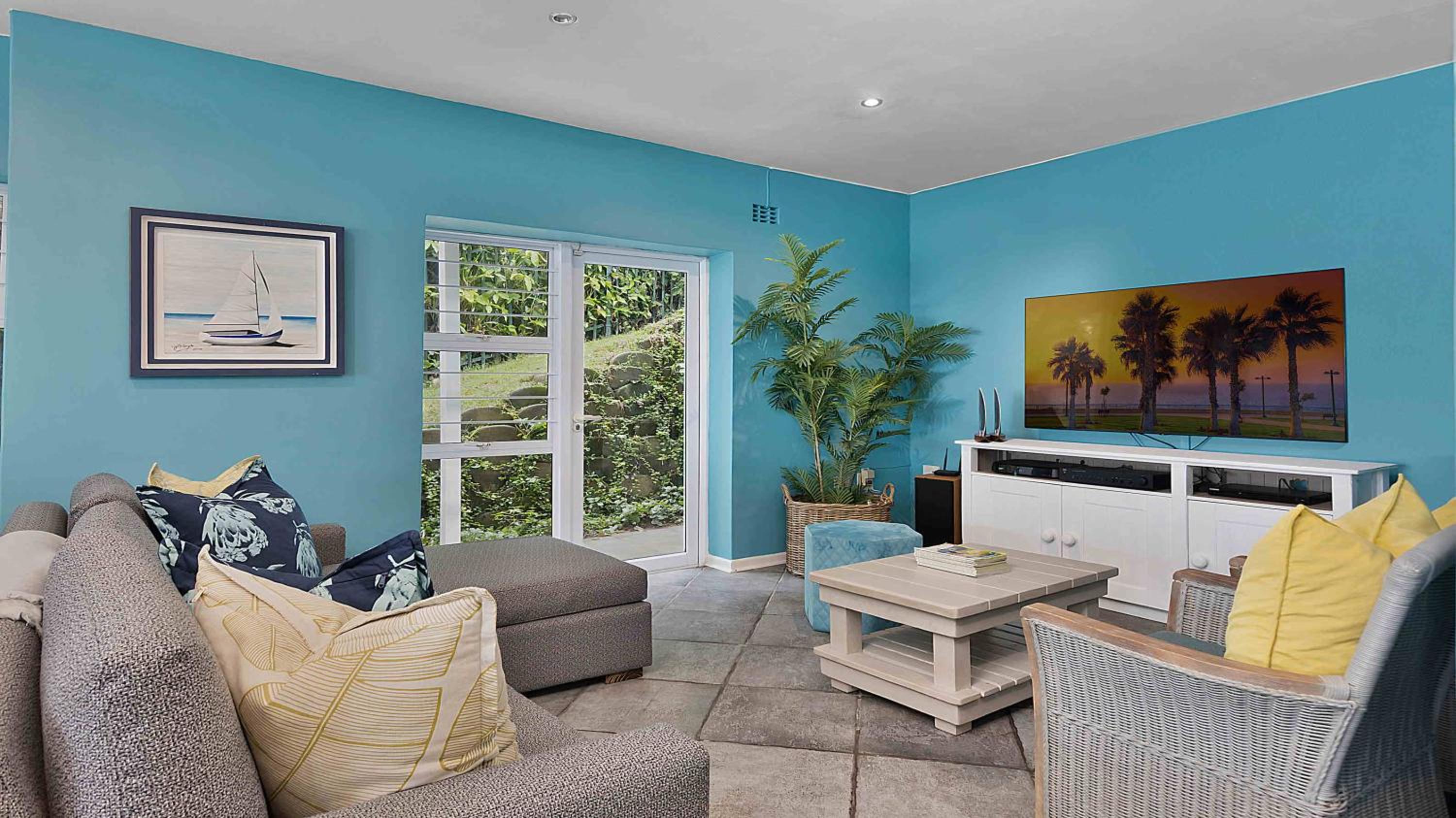 Five-Bedroom House photo 1