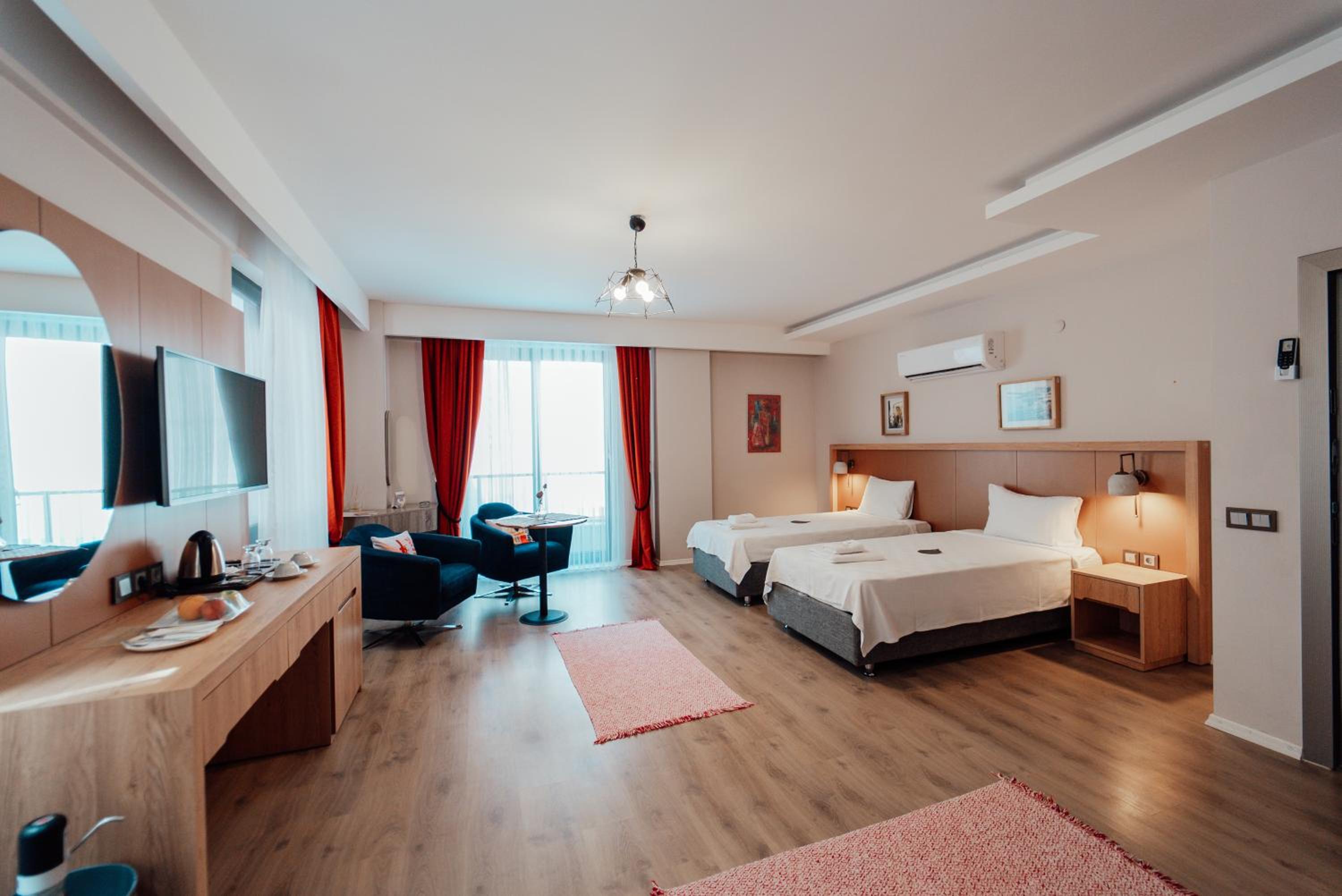 Standard Double or Twin Room - Photo 9