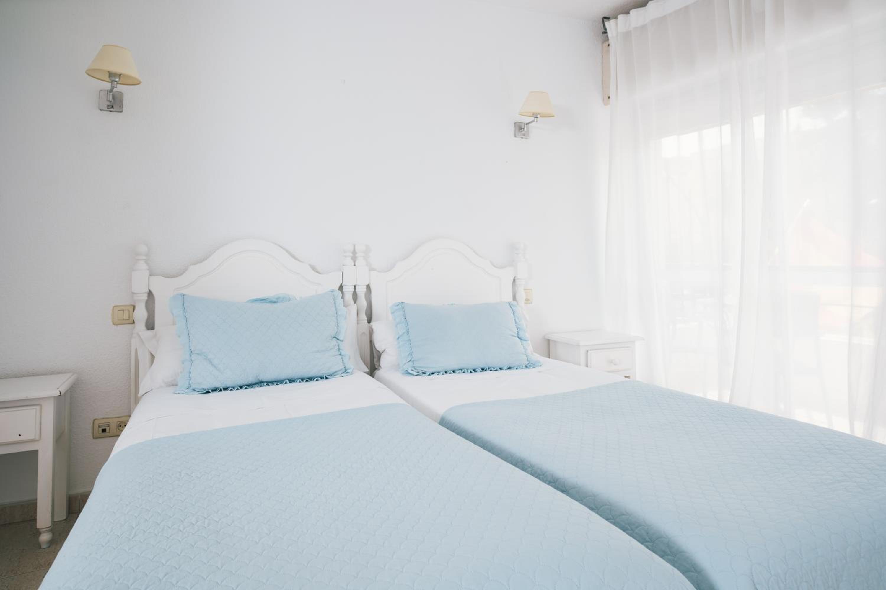Double or Twin Room - Photo 3