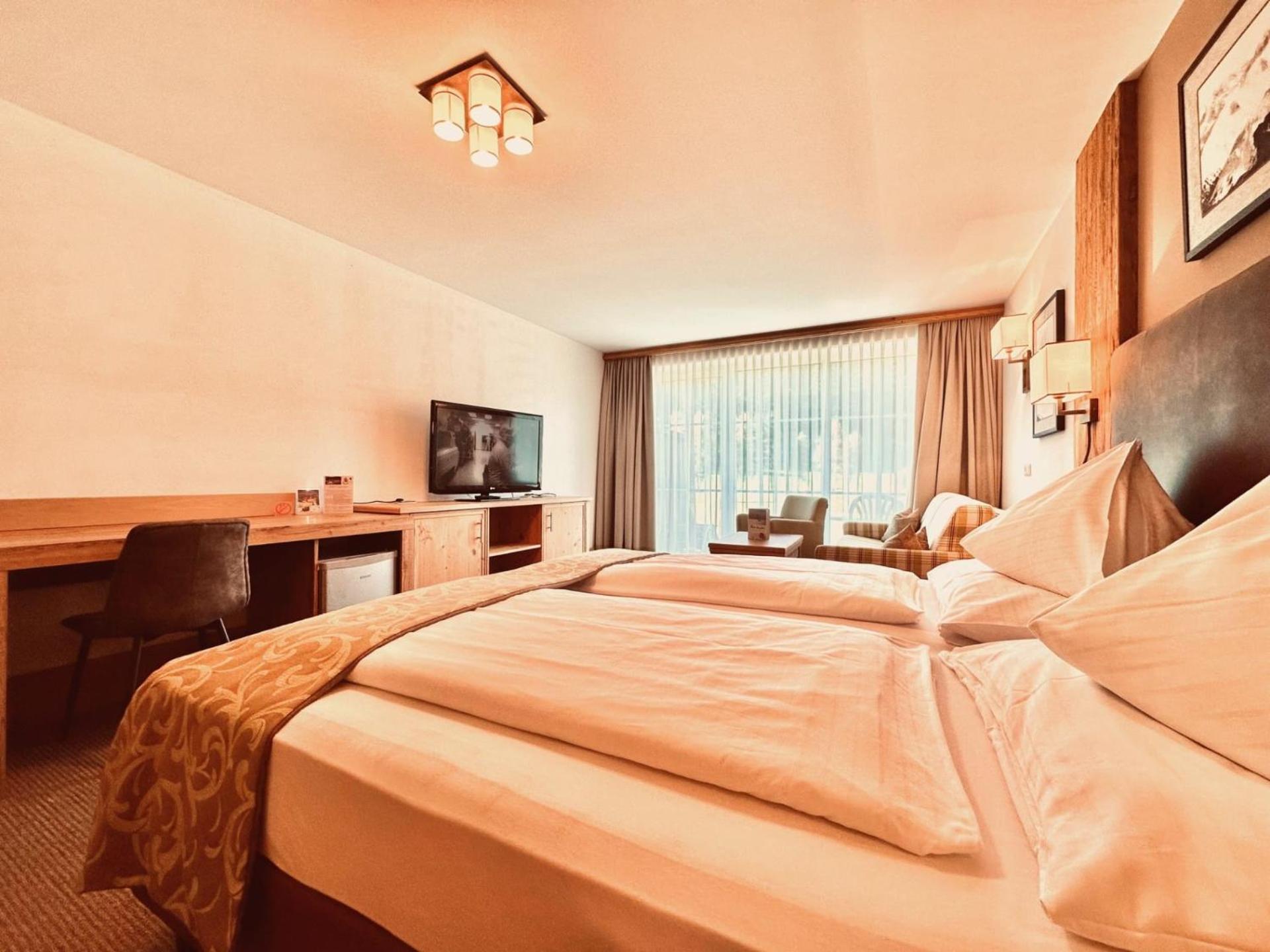 Deluxe Double or Twin Room with Garden View photo 2