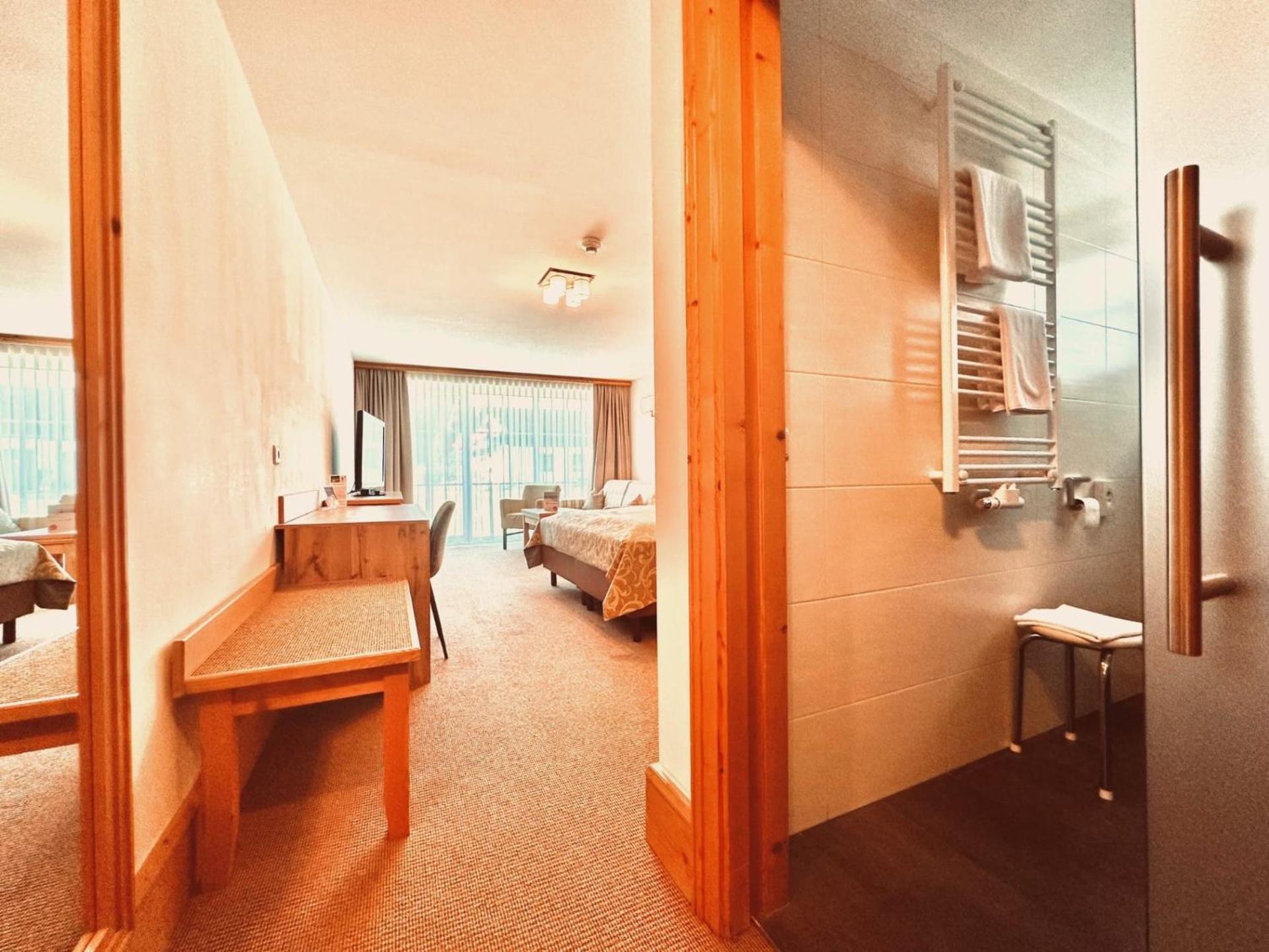 Deluxe Double or Twin Room with Garden View photo 3