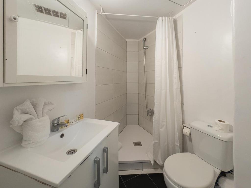 Two-Bedroom Apartment photo 2
