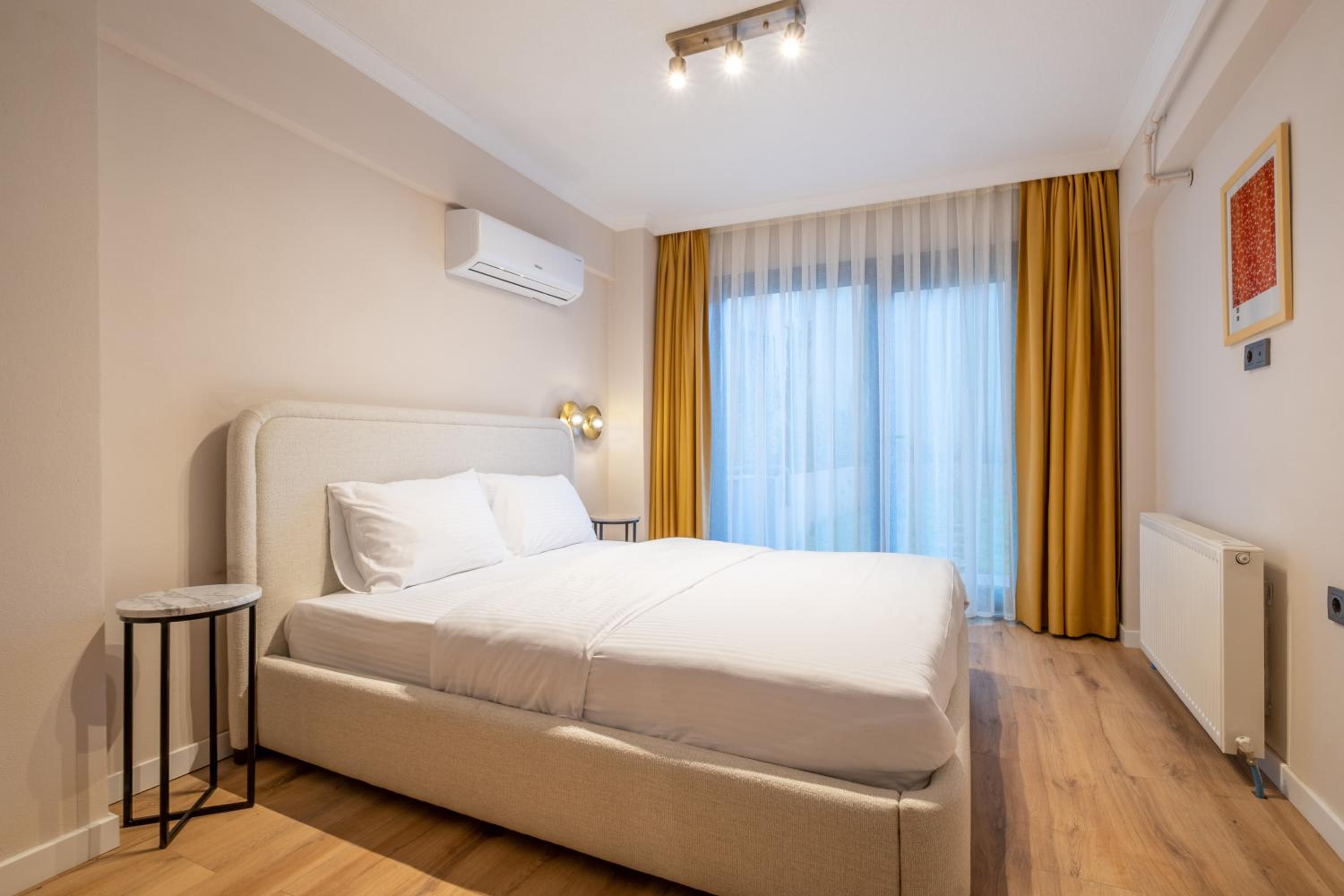 Two-Bedroom Apartment with Terrace photo 2