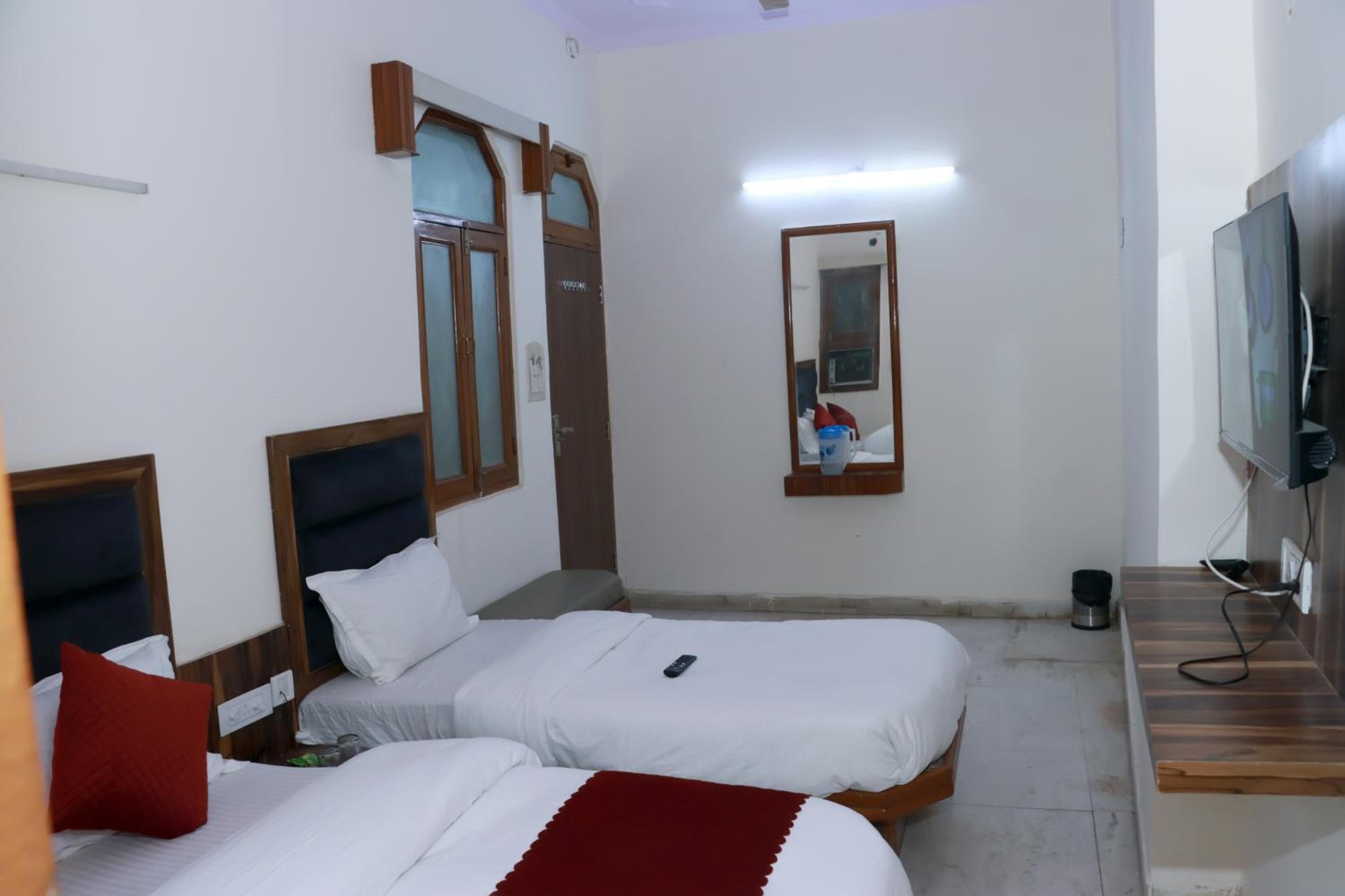 Deluxe Triple Room - Photo 8