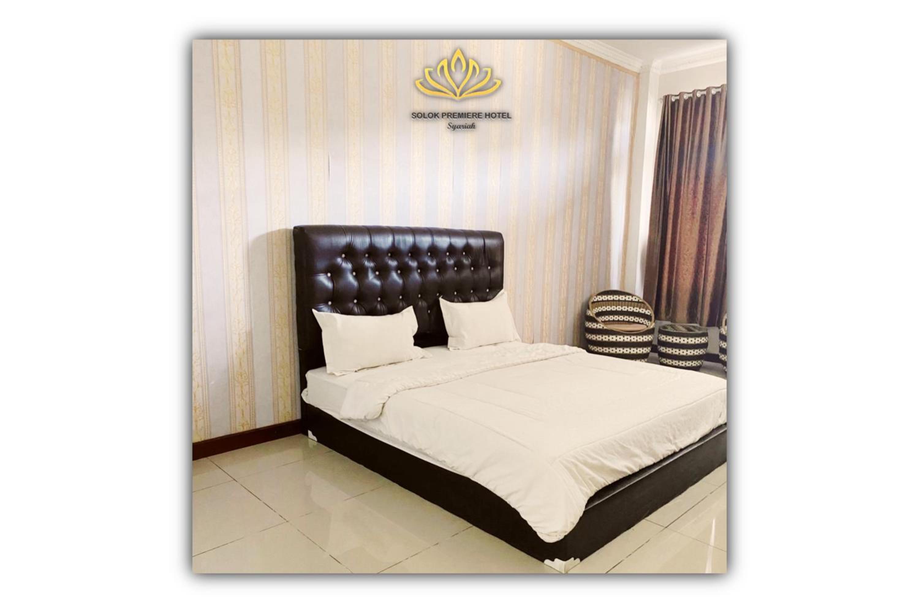 Deluxe King Room photo 1