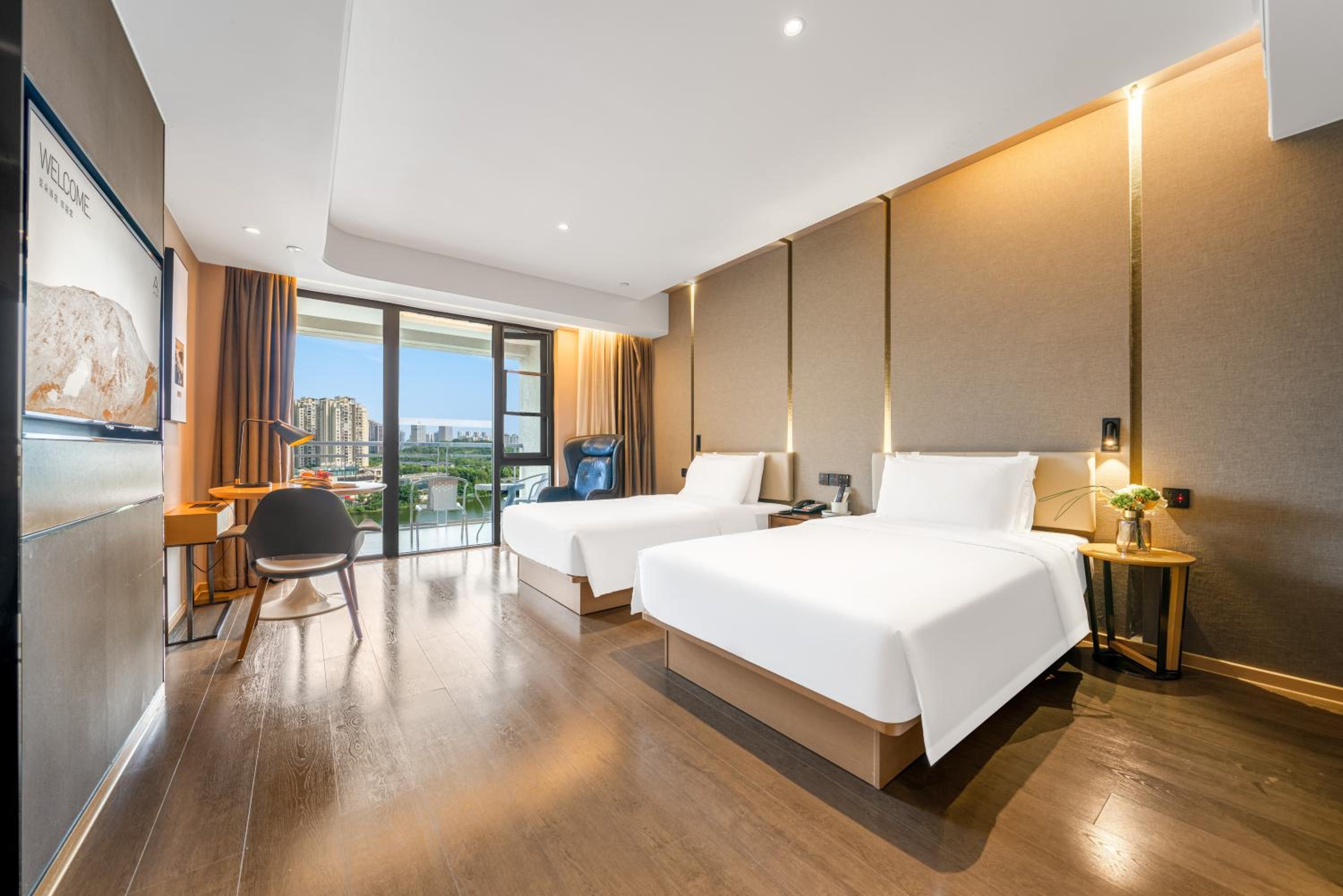 Superior Twin Room with Lake View - Photo 2