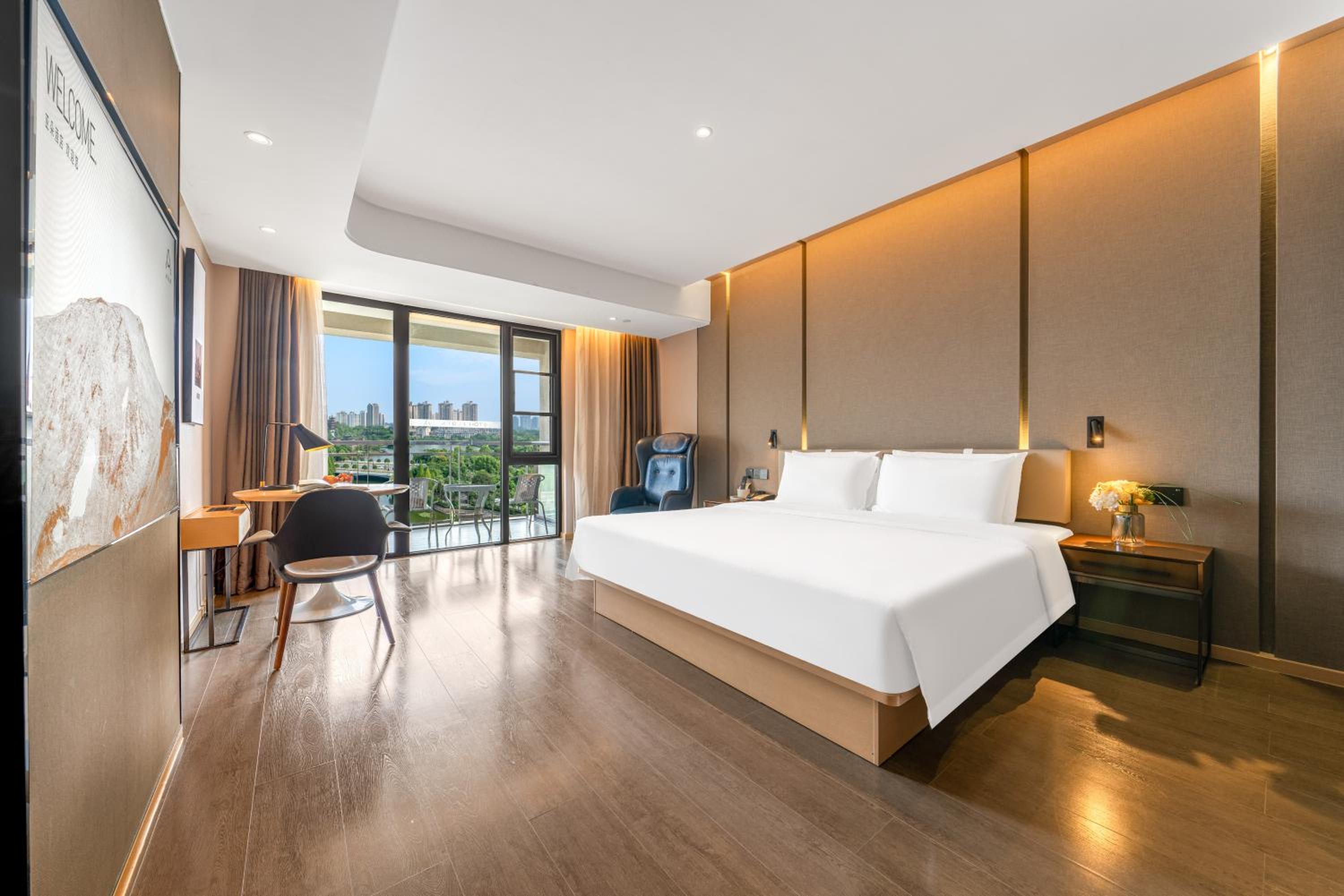 Superior Double Room with Lake View  - Photo 4