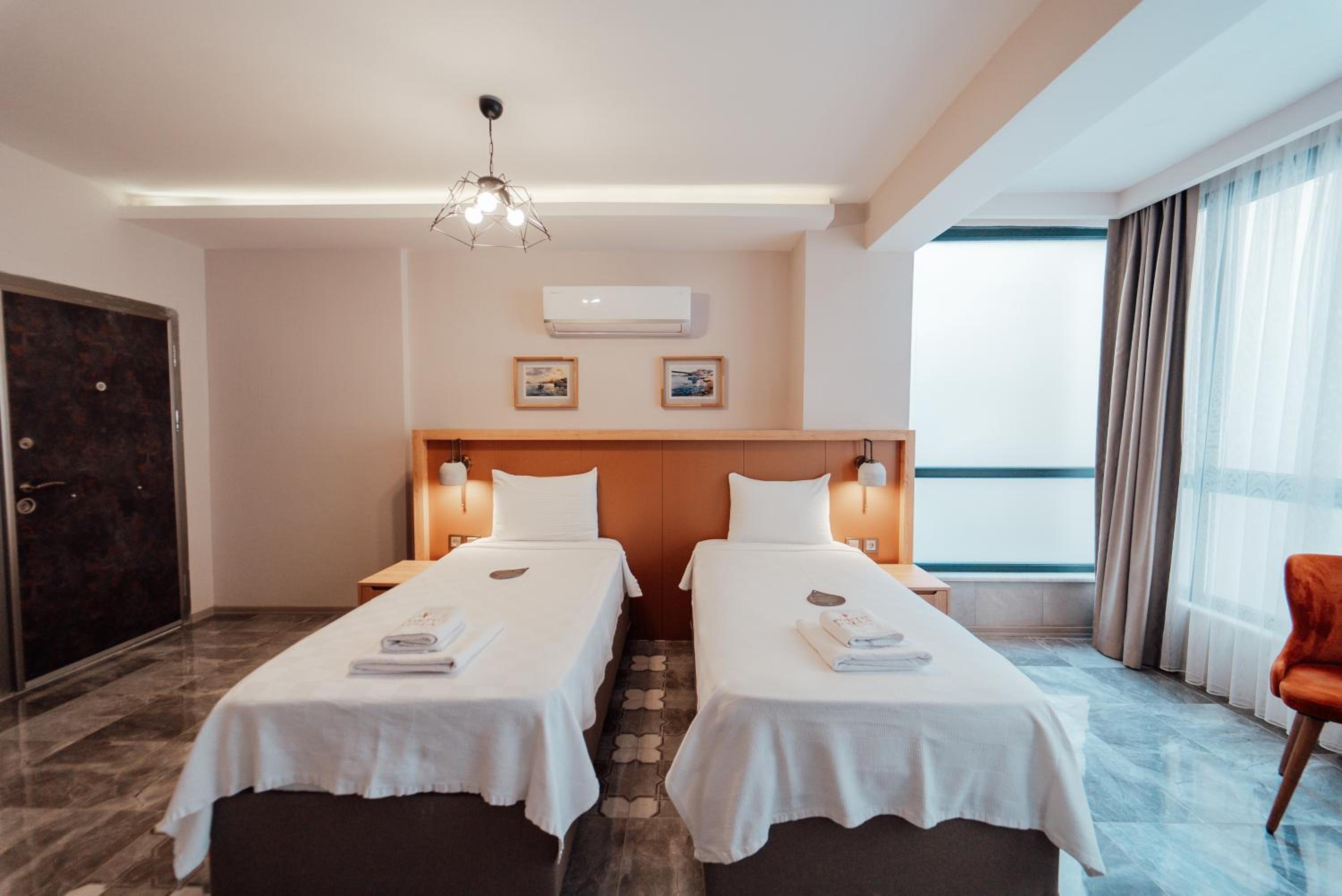 Standard Double or Twin Room - Photo 5