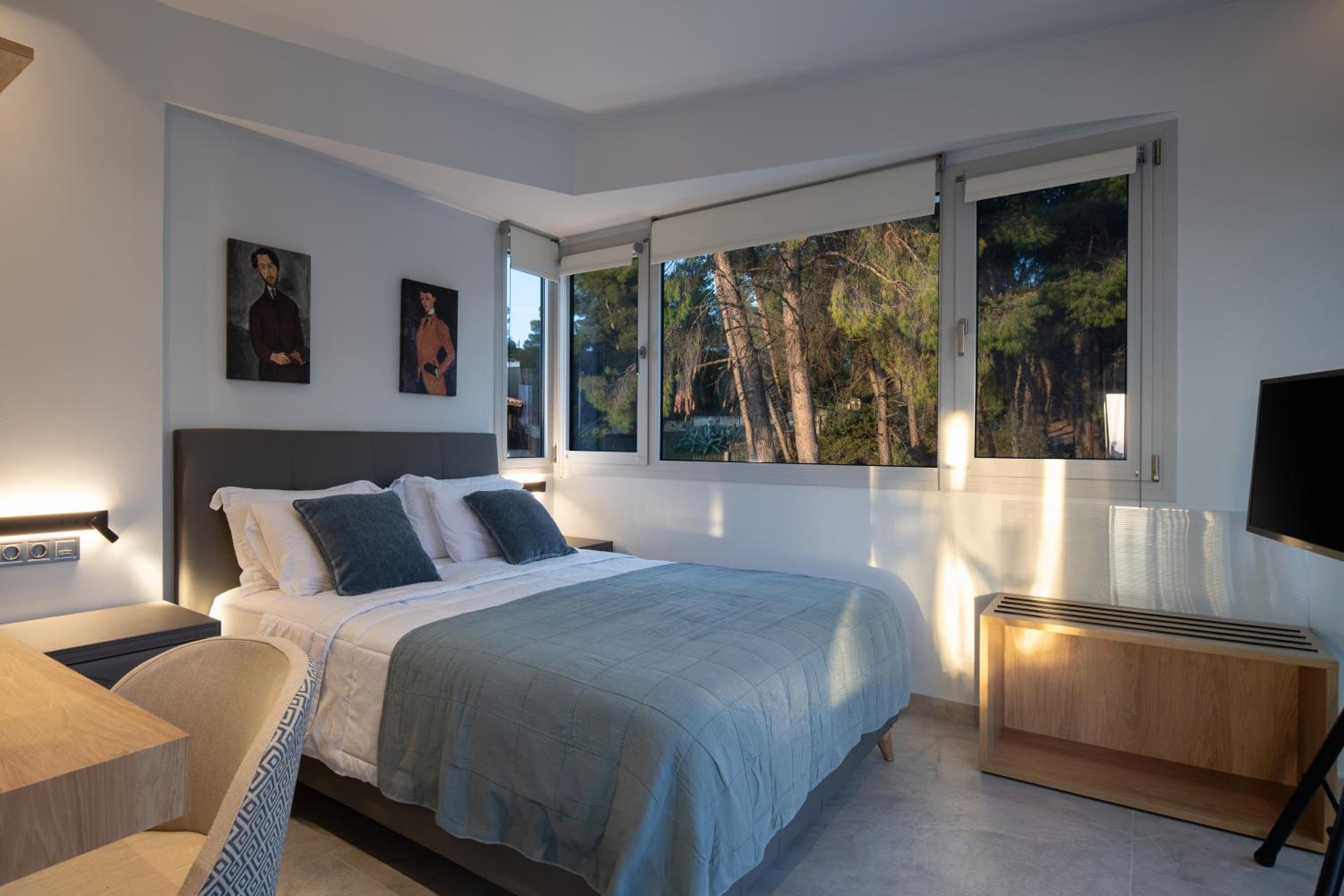 Superior King Suite photo 2