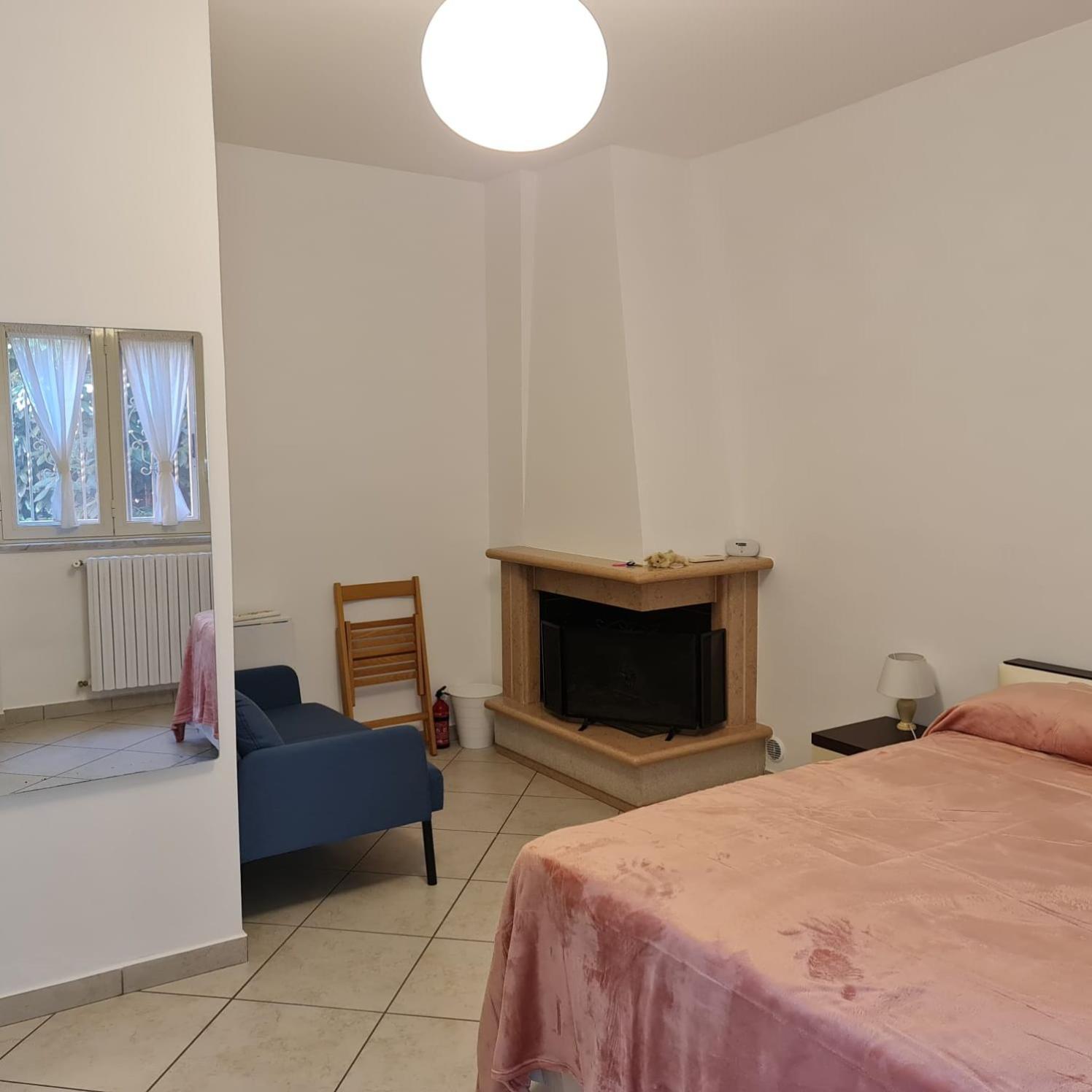 Standard Double Room with Shared Bathroom photo 2
