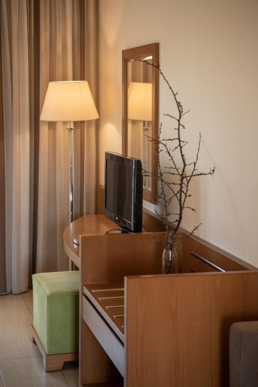 Inland View Room - Photo 11