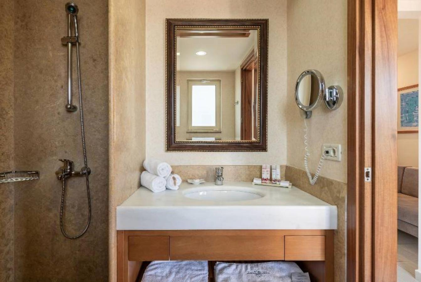 Inland View Room - Photo 5