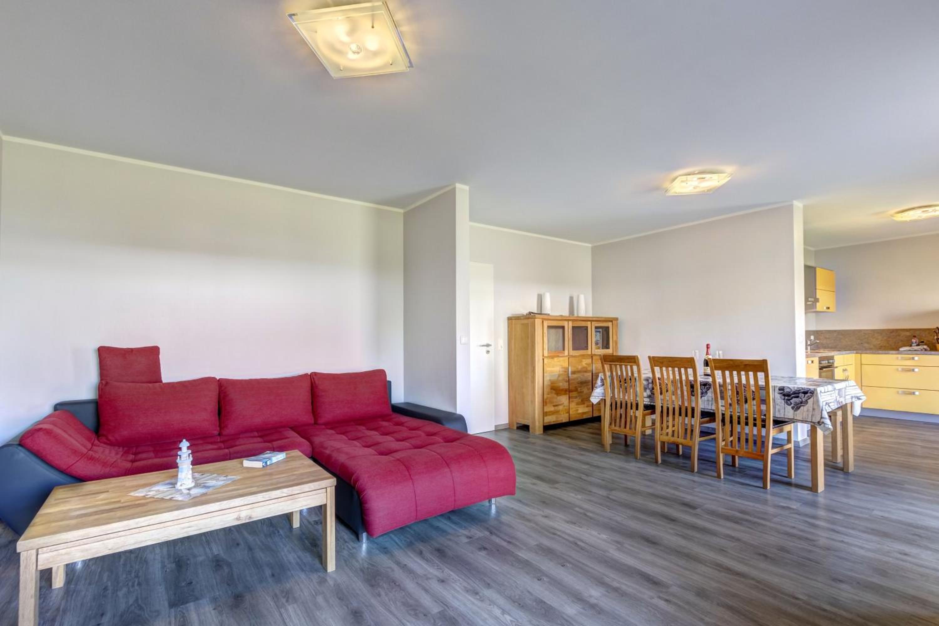 Three-Bedroom Apartment with Terrace photo 2