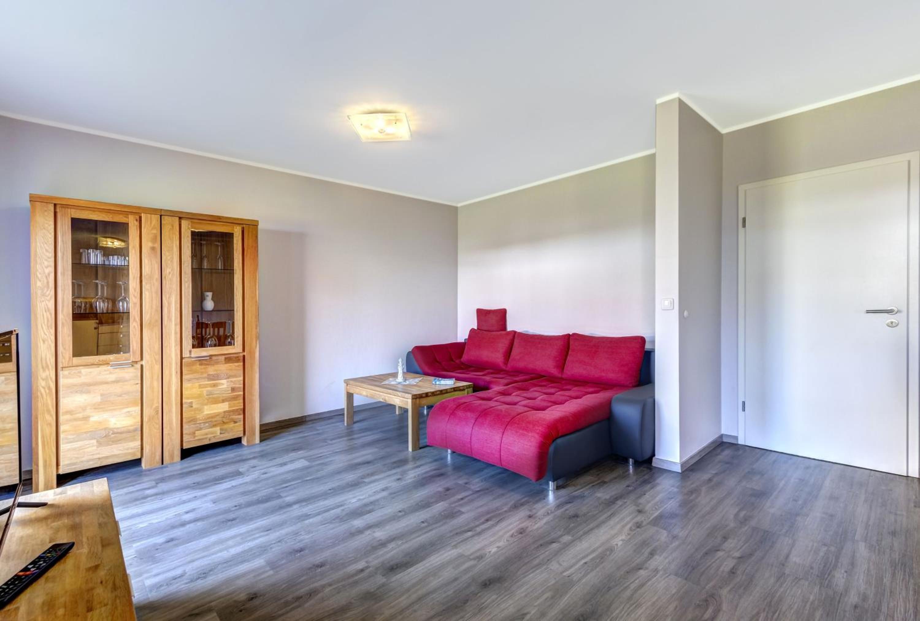 Three-Bedroom Apartment with Terrace photo 3