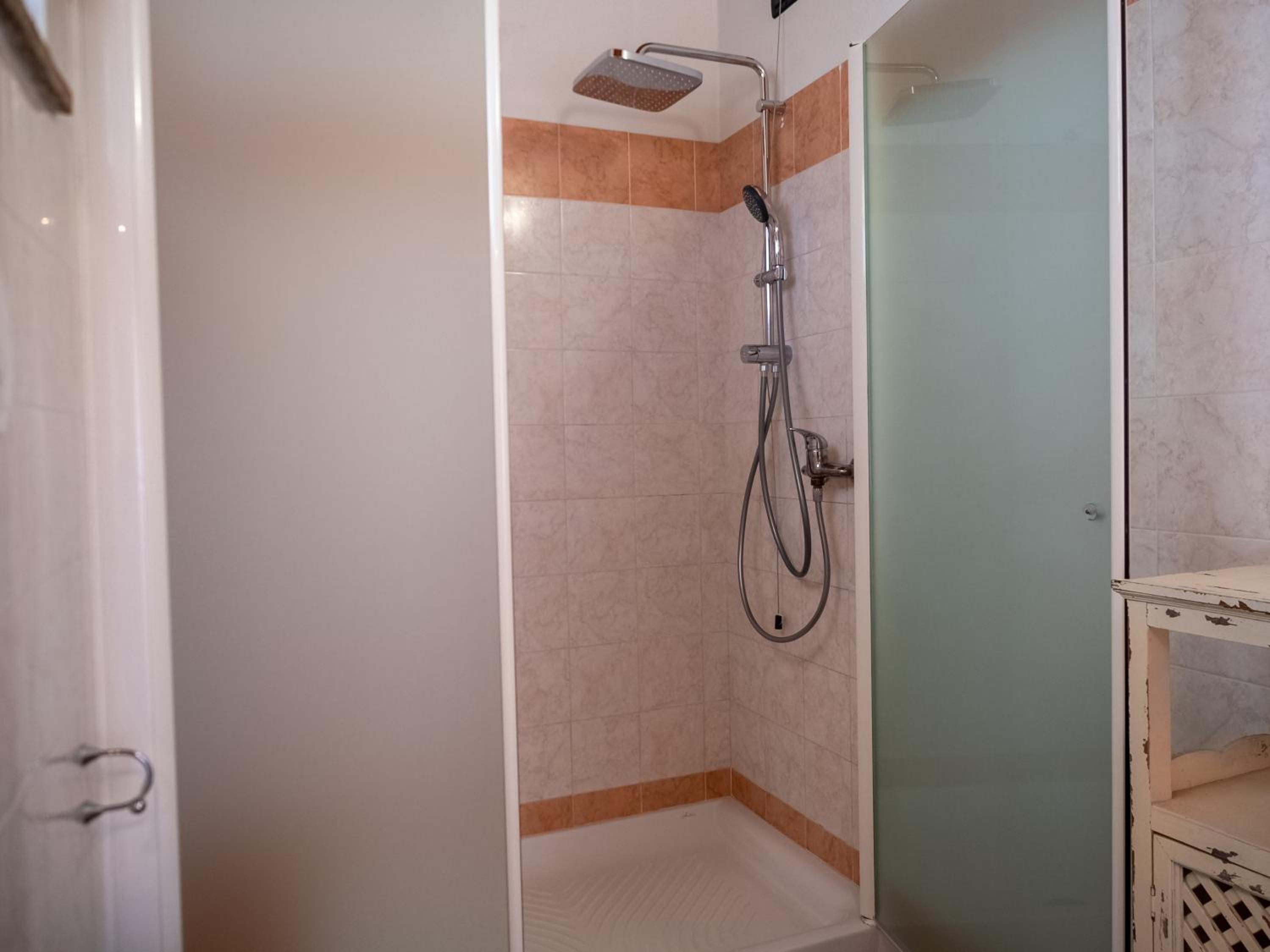 Deluxe Room (2 Adults + 1 Child) photo 3