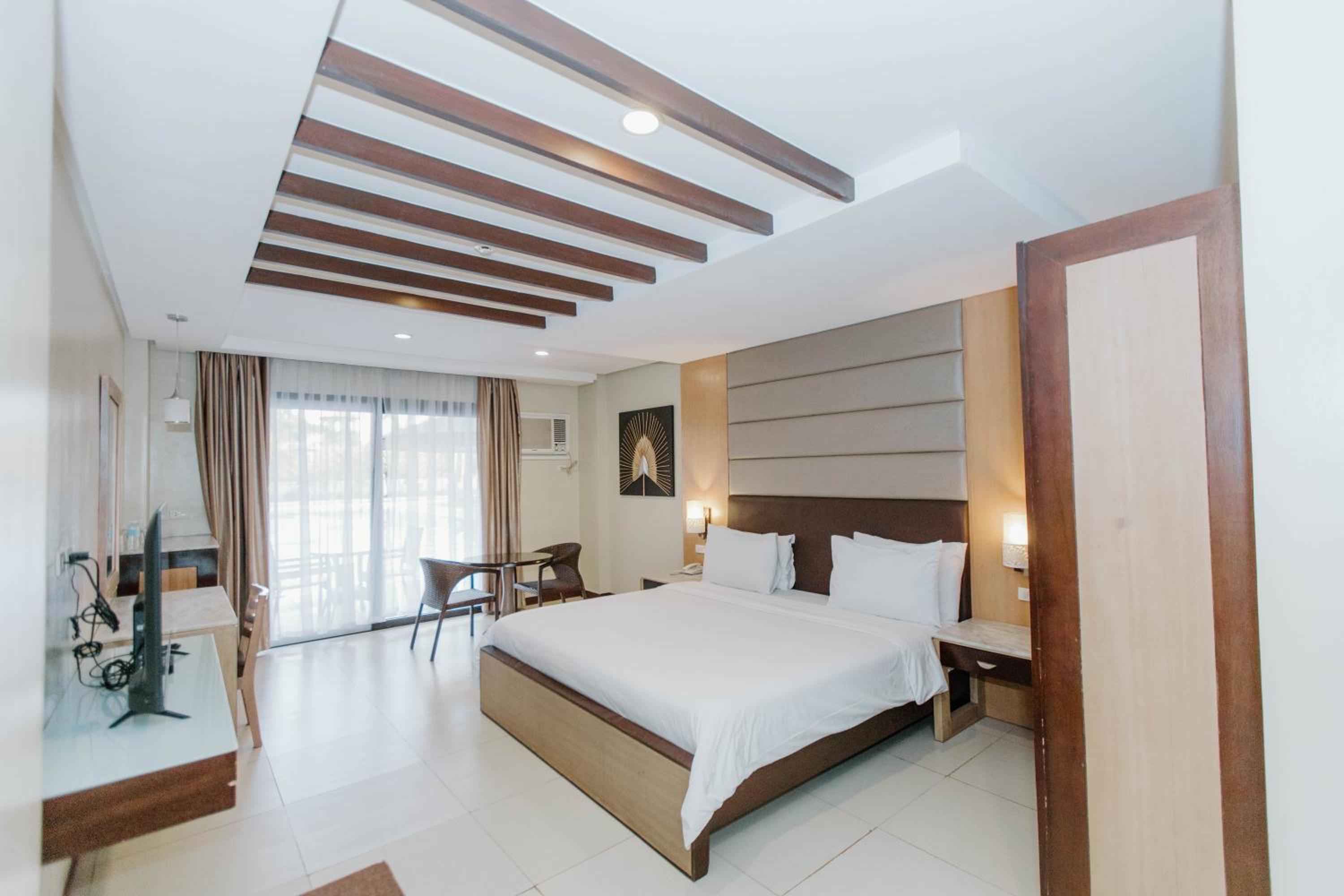 Superior King Room - Photo 2