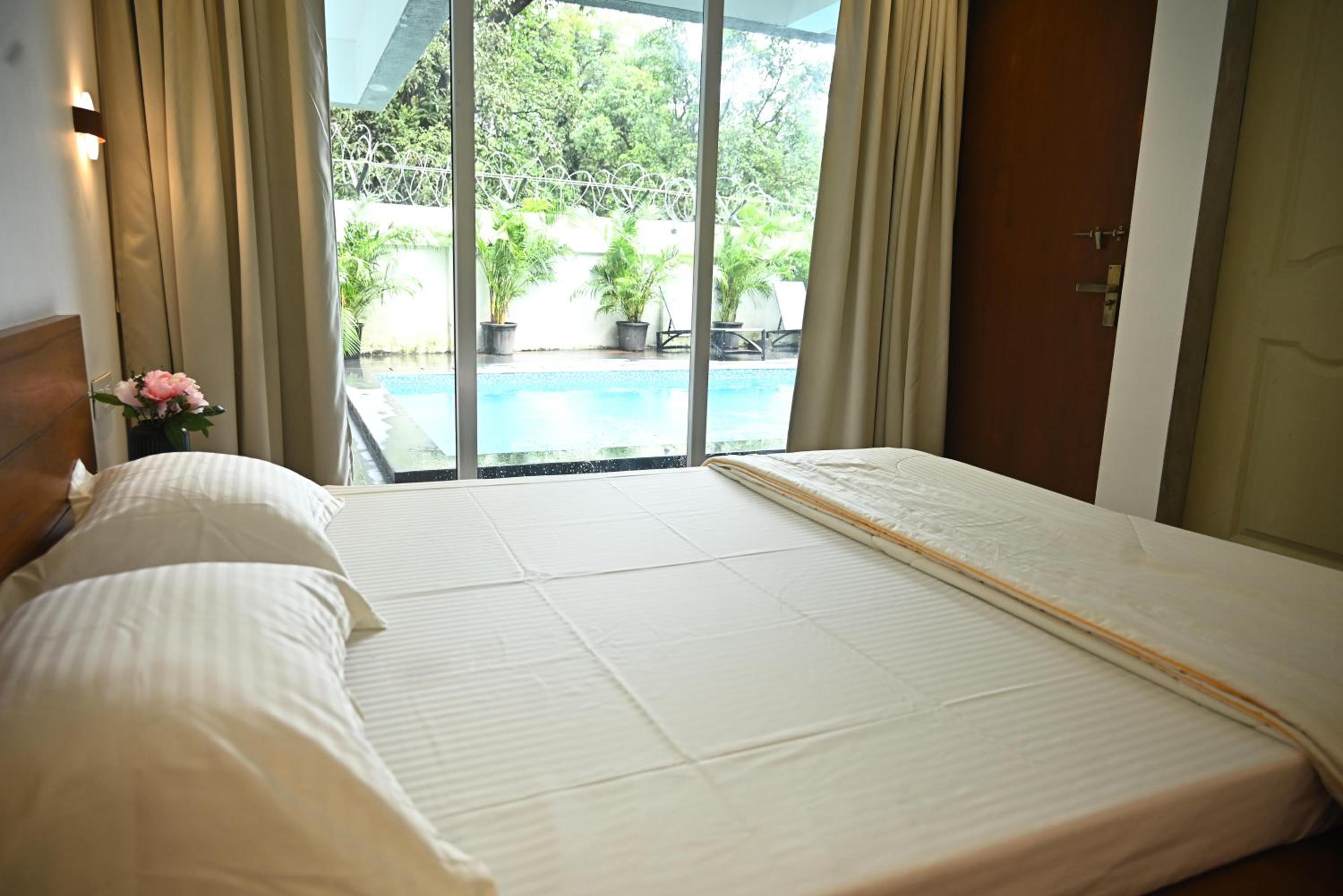 Villa photo 2