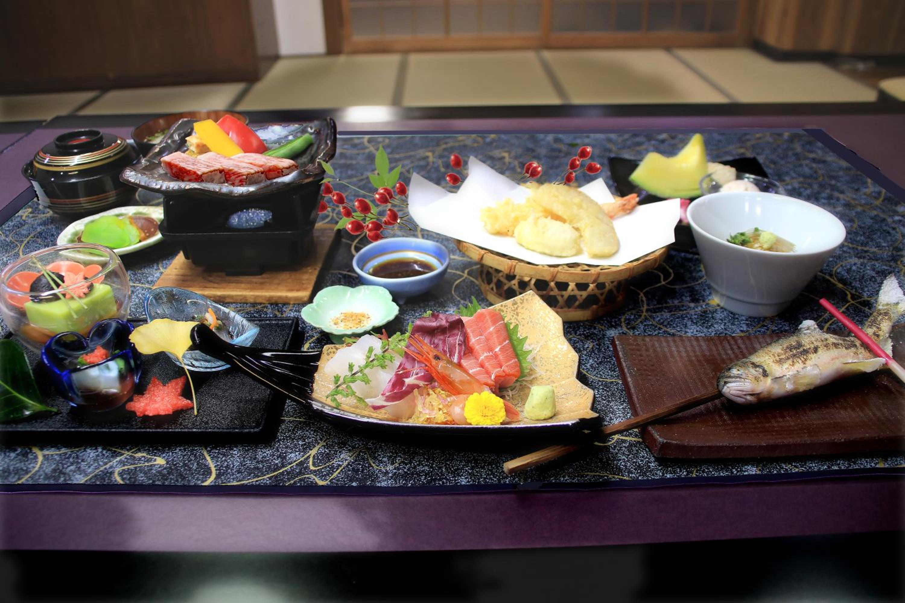 Room With Tatami Area - Dinner And Breakfast Included photo 2