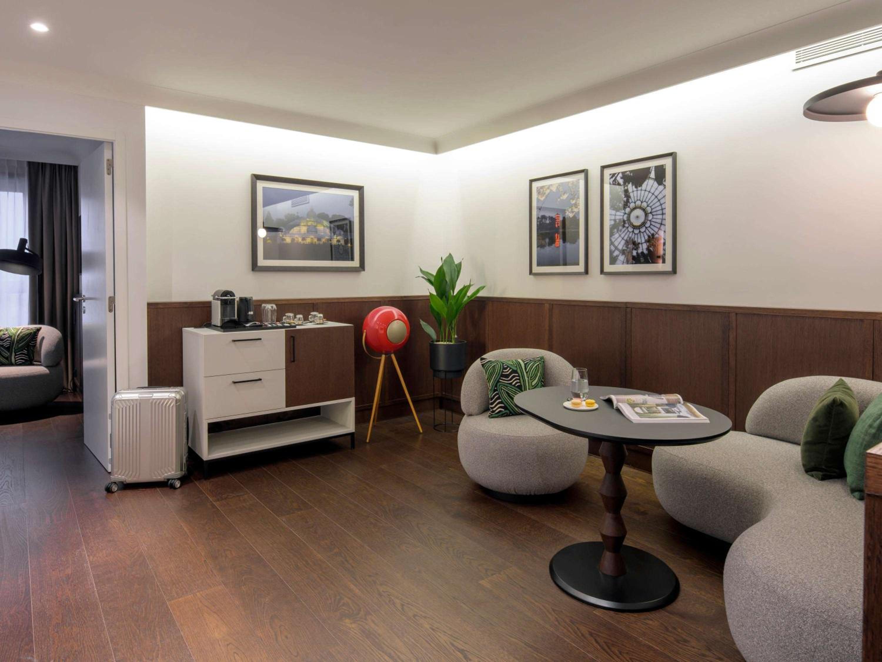 Botanic King Suite with Garden View - Photo 13