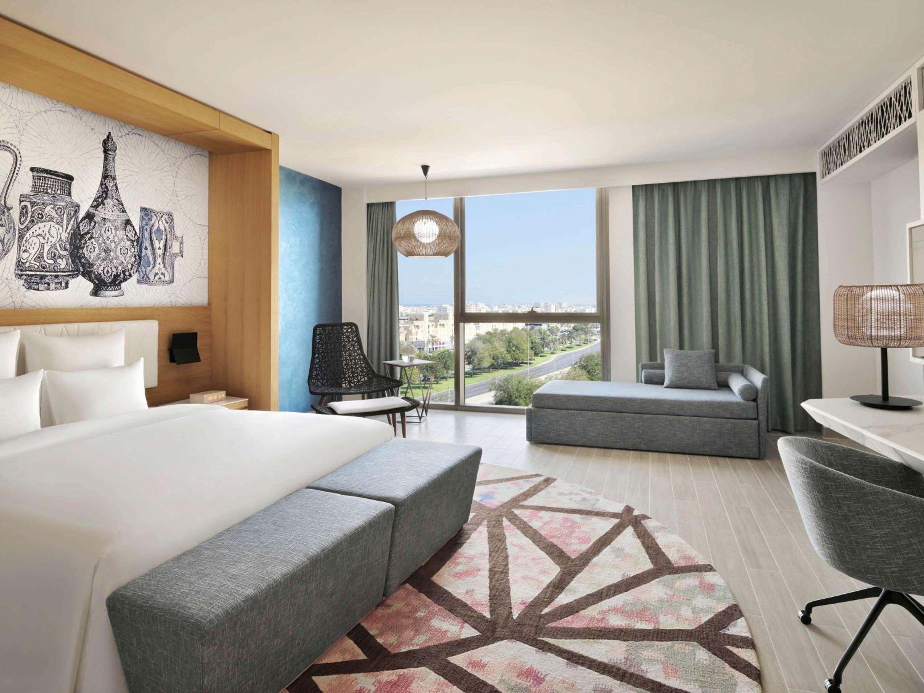 Executive King Suite with Sofa Bed and Walk-In Closet - Lounge Access