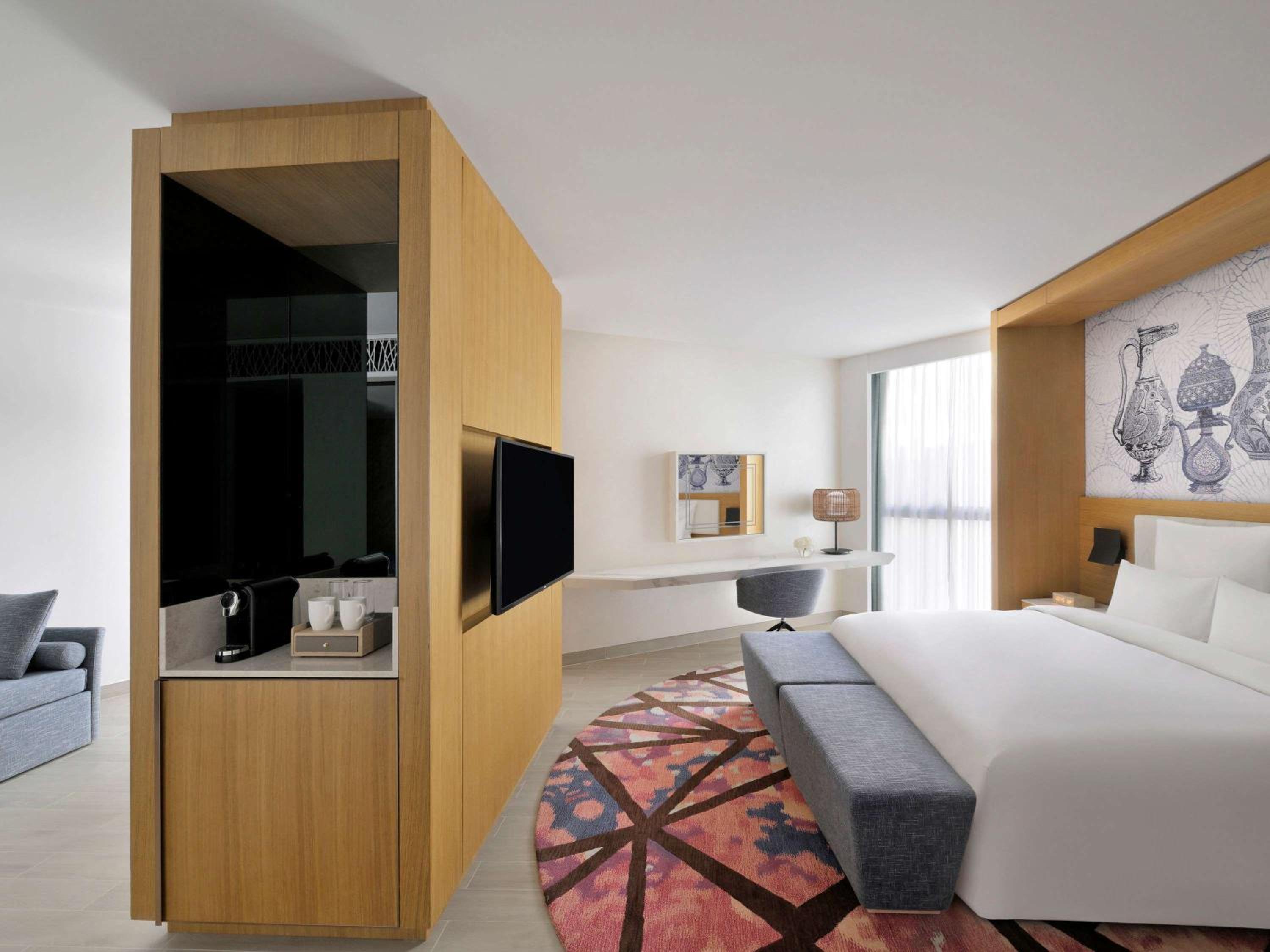 Executive Junior King Suite with Sofa Bed - Lounge Access - Photo 7
