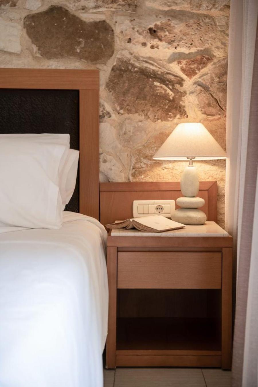 Sea View Room - Photo 14