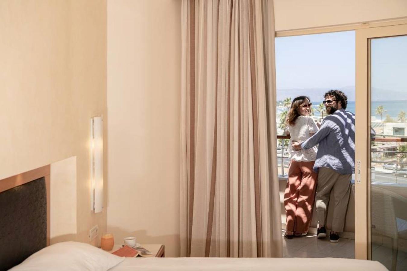 Sea View Room - Photo 9