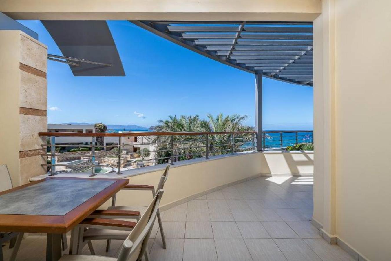 Sea View Room - Photo 6