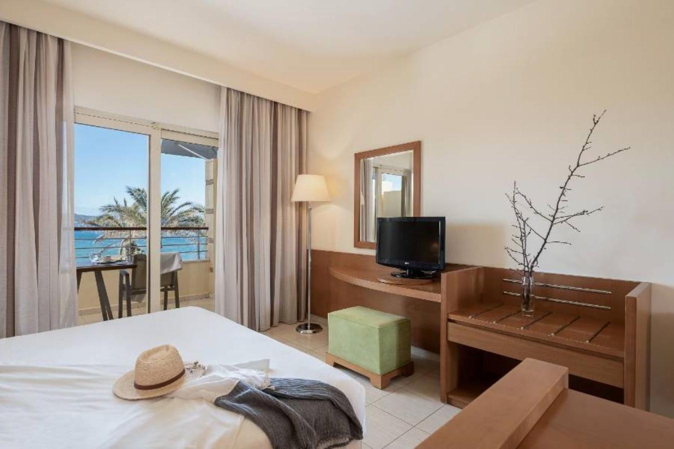 Sea View Room - Photo 12