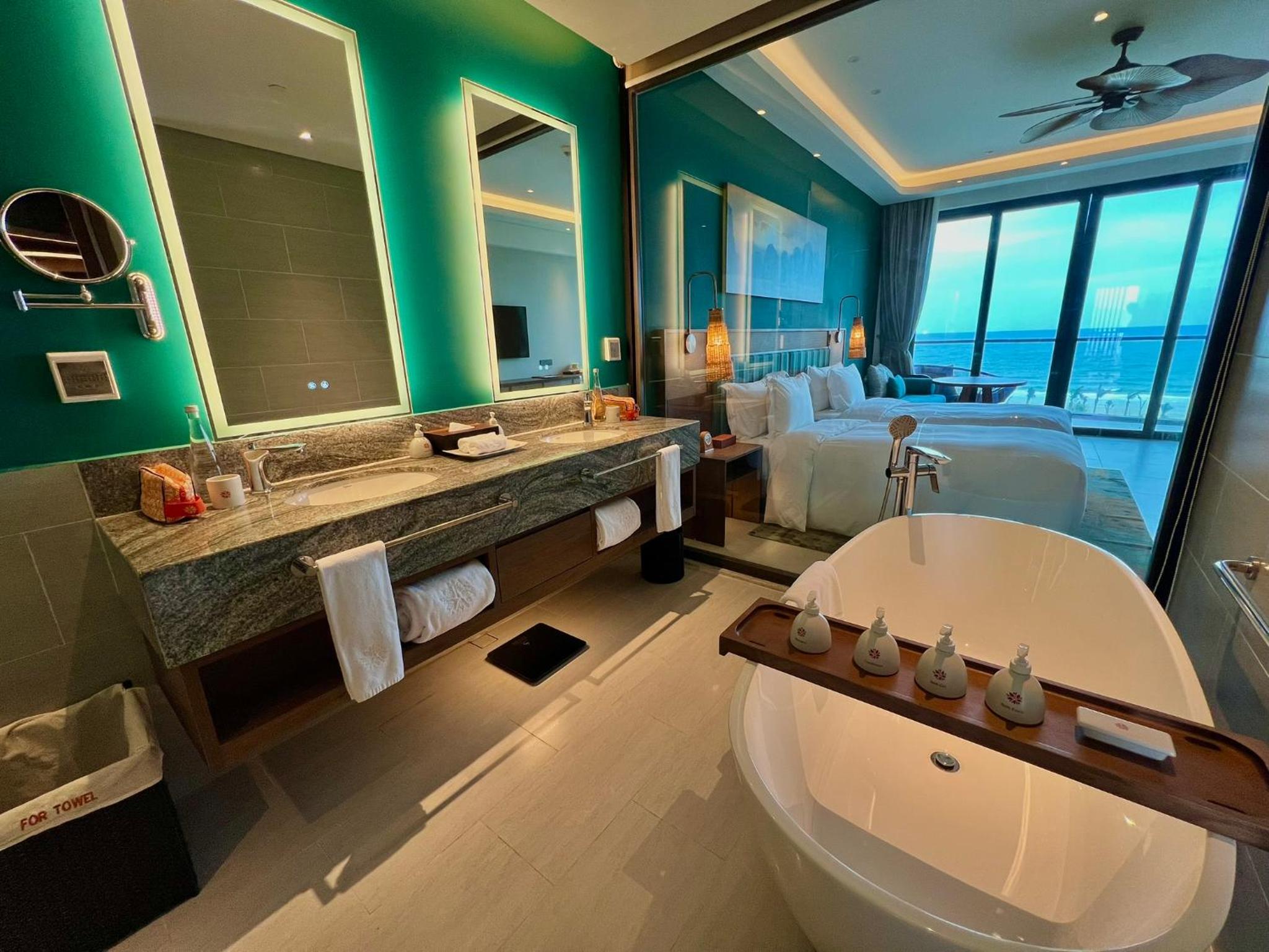 Twin Room with Sea View