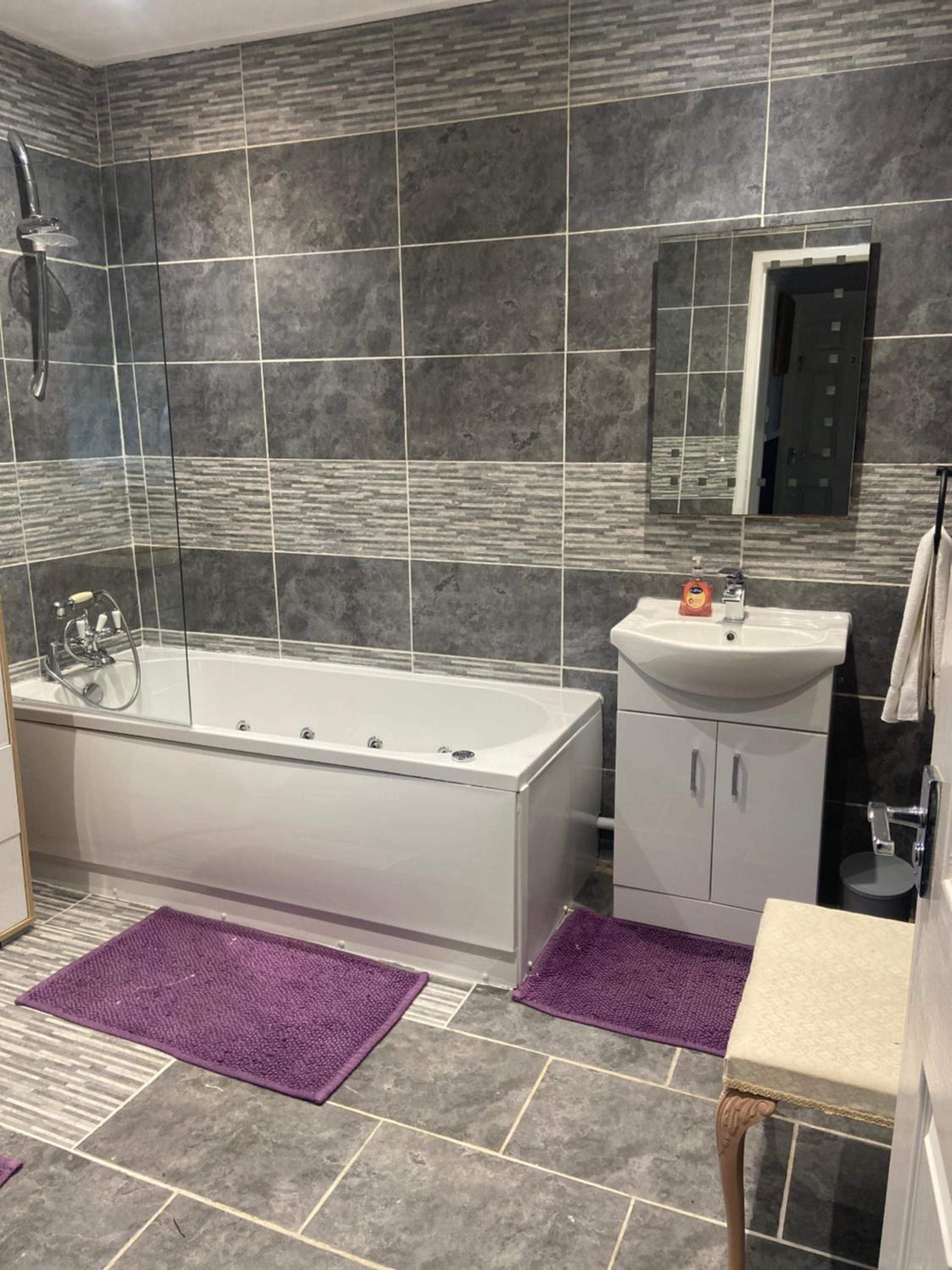 Standard Double Room with Shared Bathroom photo 3